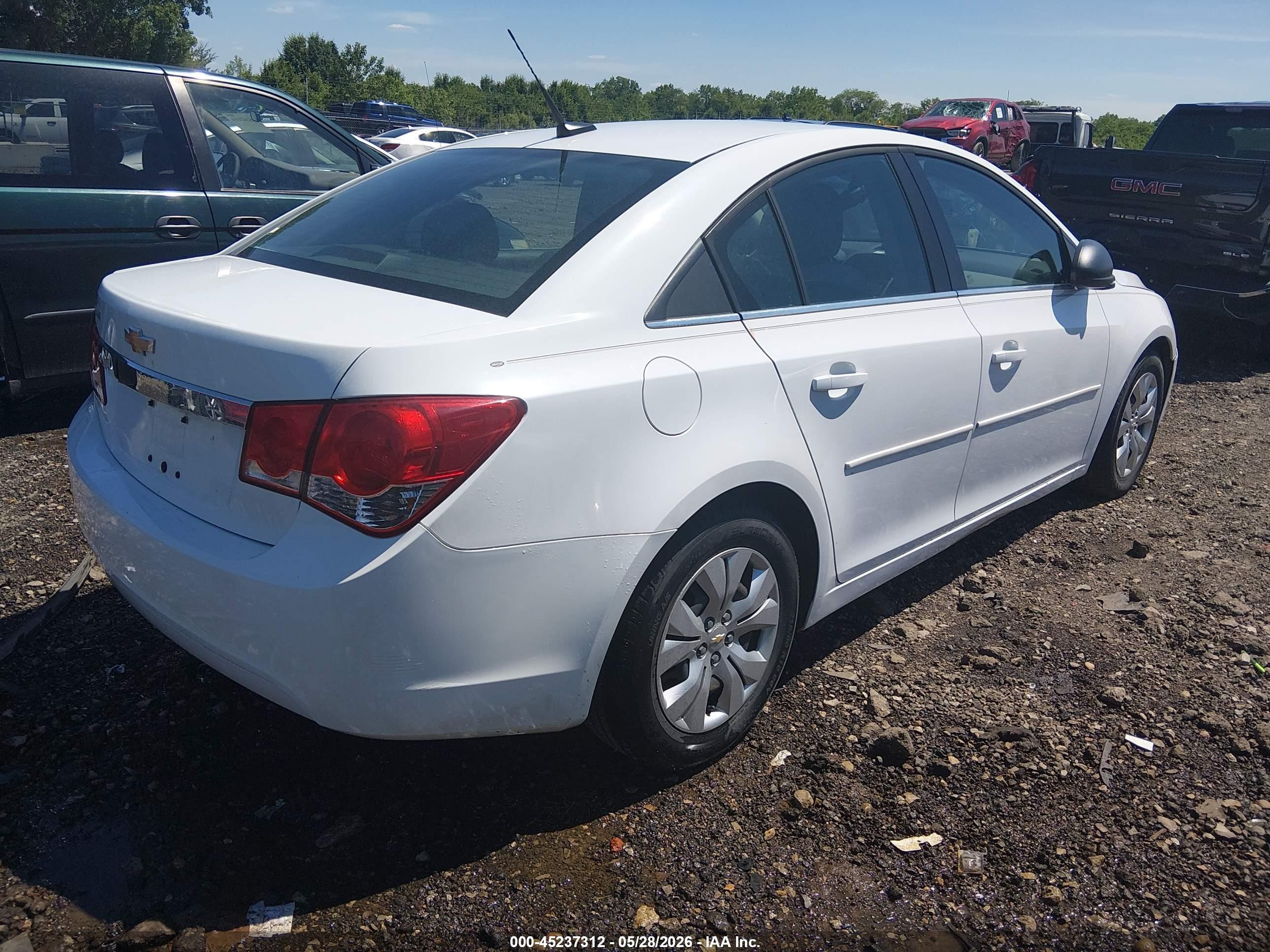 2012 Chevrolet Cruze Ls White vin: 1G1PC5SH3C7310332