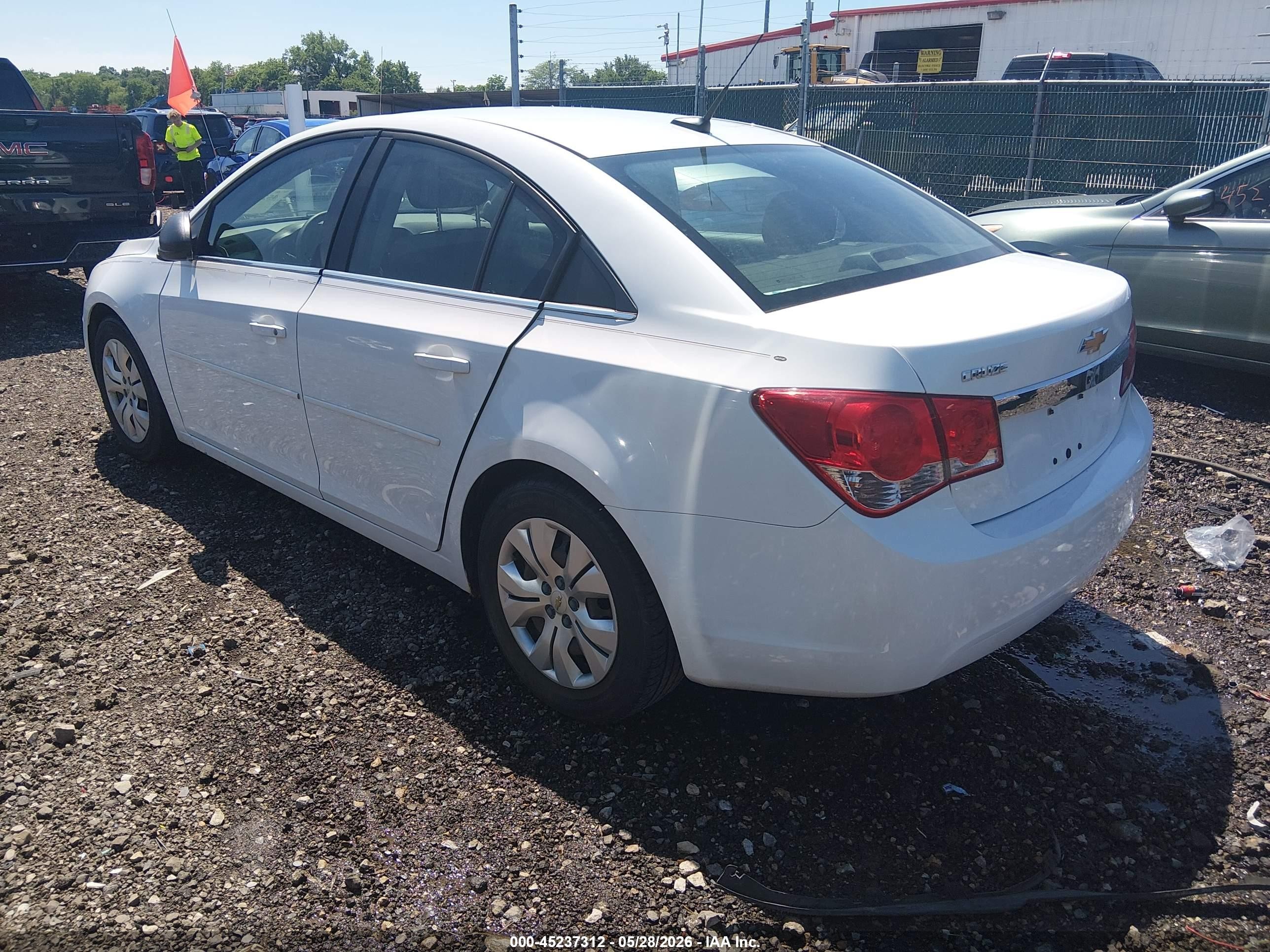 2012 Chevrolet Cruze Ls White vin: 1G1PC5SH3C7310332