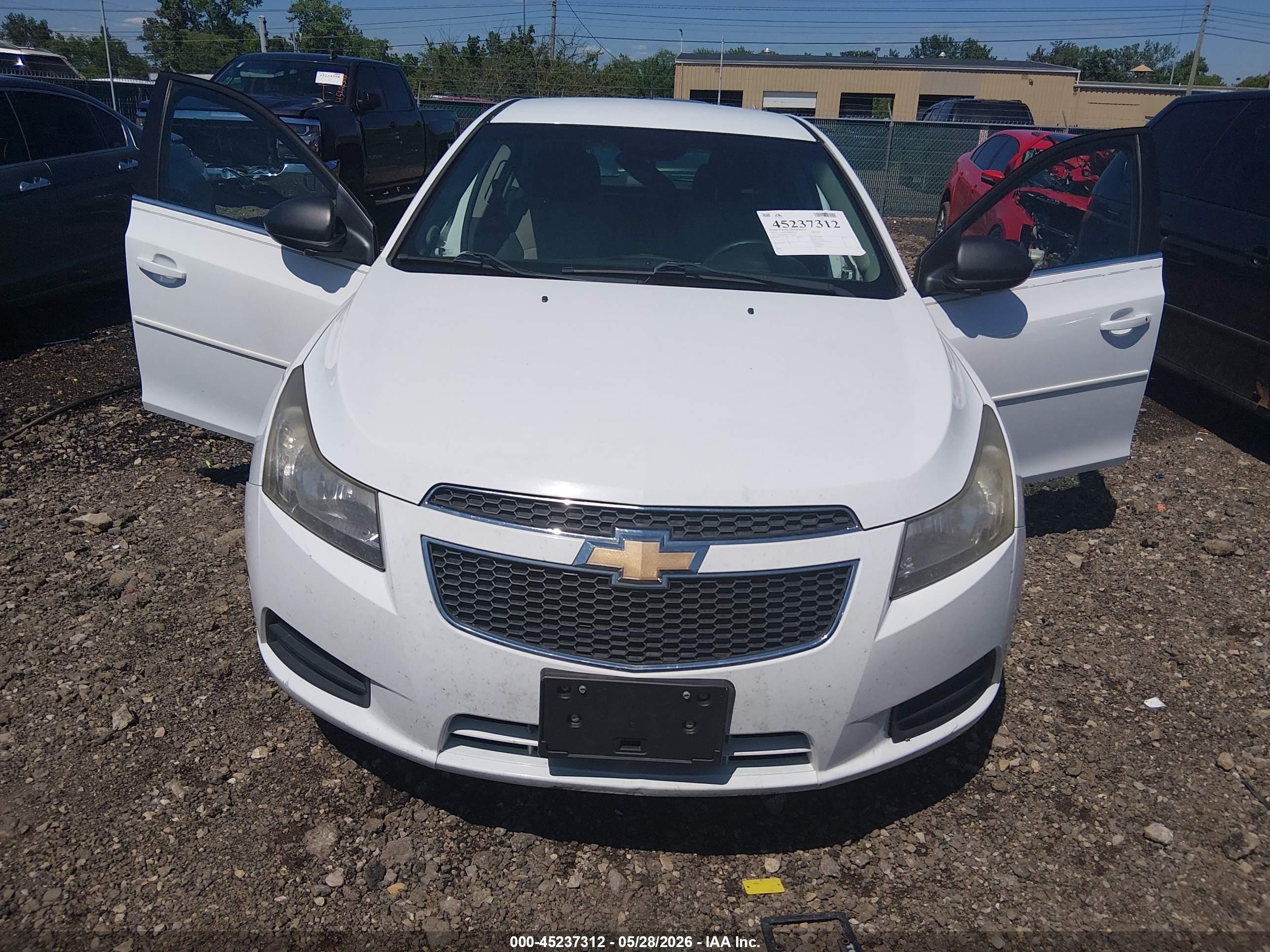 2012 Chevrolet Cruze Ls White vin: 1G1PC5SH3C7310332