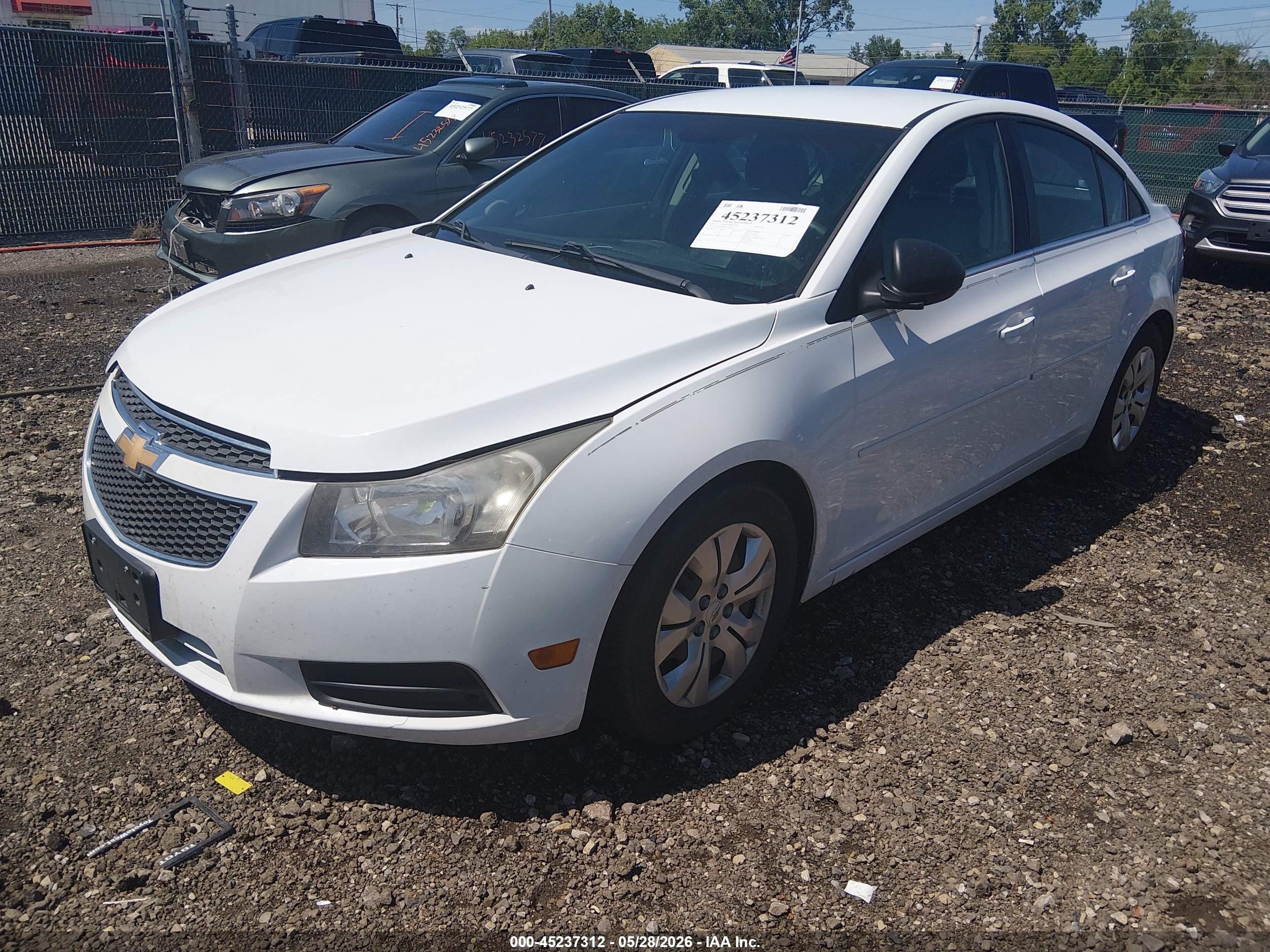 2012 Chevrolet Cruze Ls White vin: 1G1PC5SH3C7310332
