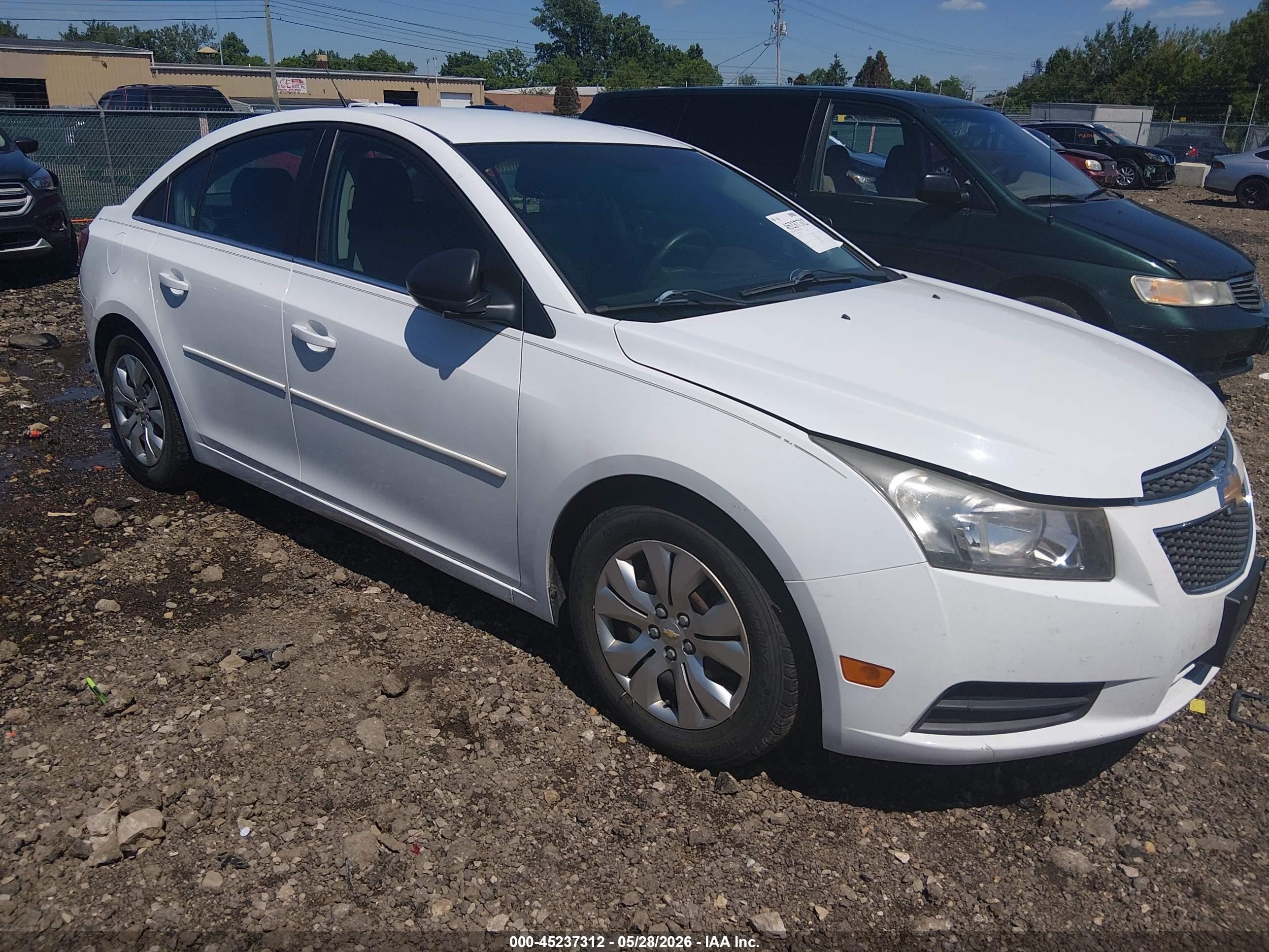 2012 Chevrolet Cruze Ls White vin: 1G1PC5SH3C7310332