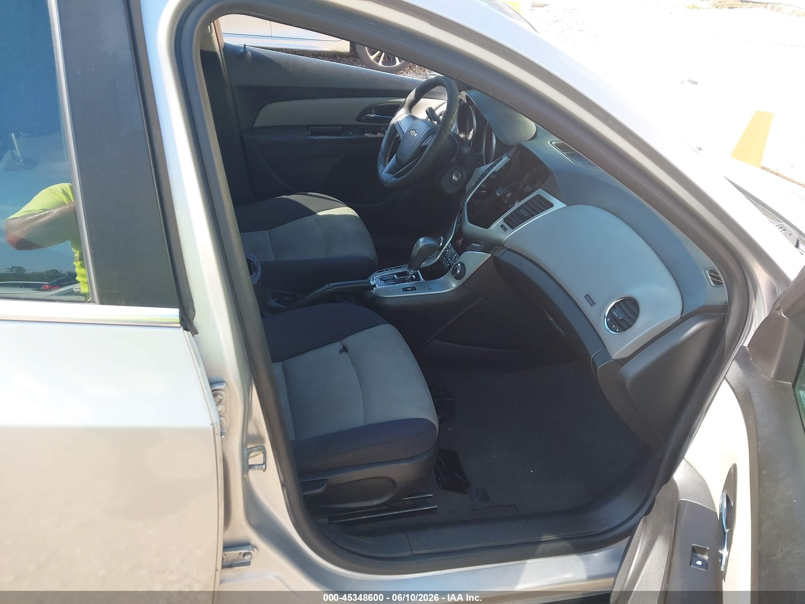 2012 Chevrolet Cruze Ls Gray vin: 1G1PC5SH3C7351561