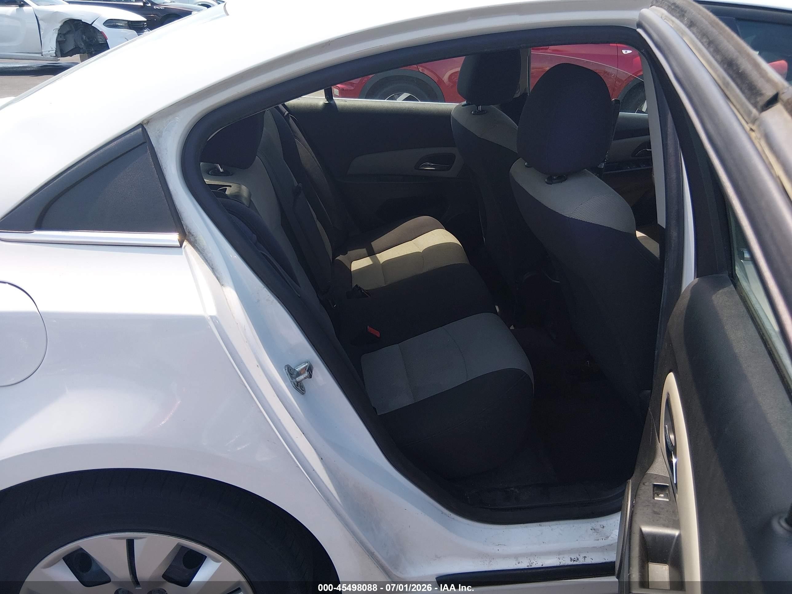 2012 Chevrolet Cruze Ls White vin: 1G1PC5SH3C7363810