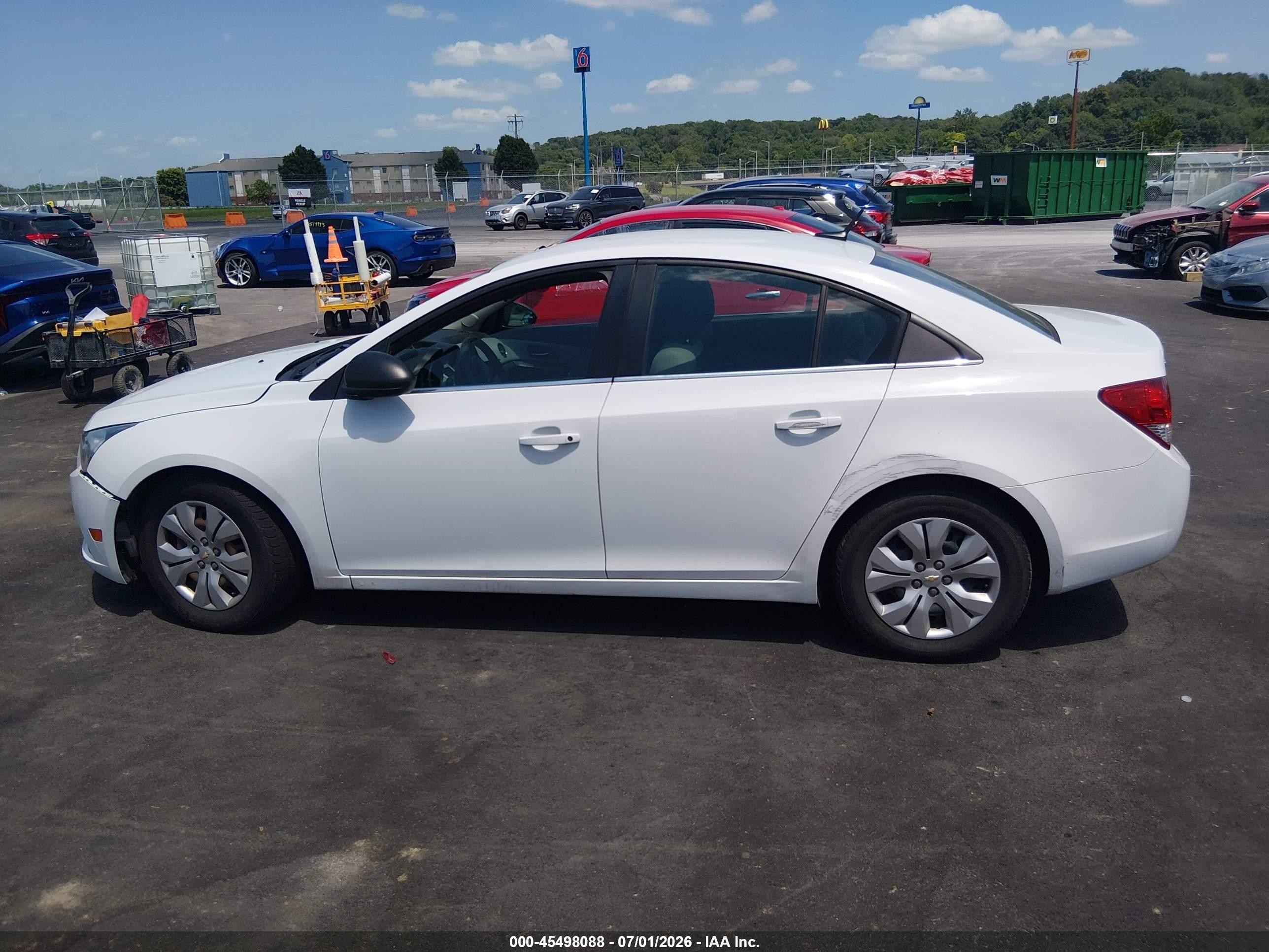 2012 Chevrolet Cruze Ls White vin: 1G1PC5SH3C7363810