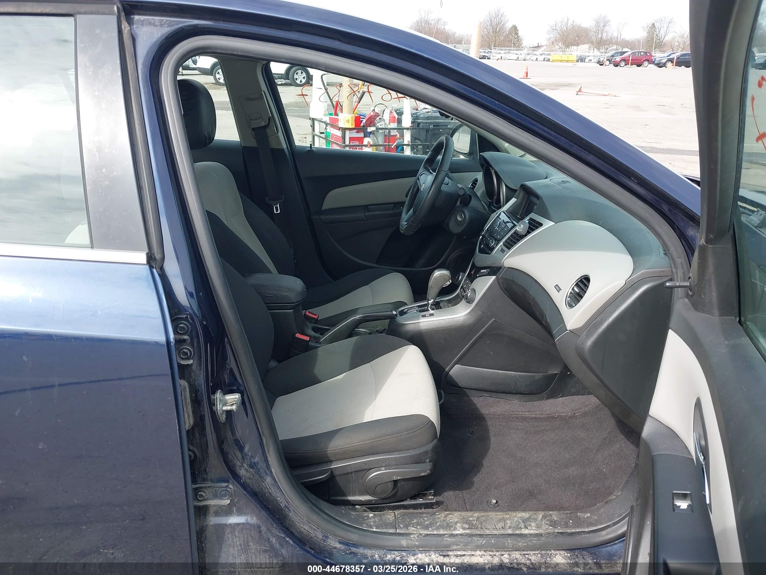 2011 Chevrolet Cruze Ls Blue vin: 1G1PC5SH4B7128542