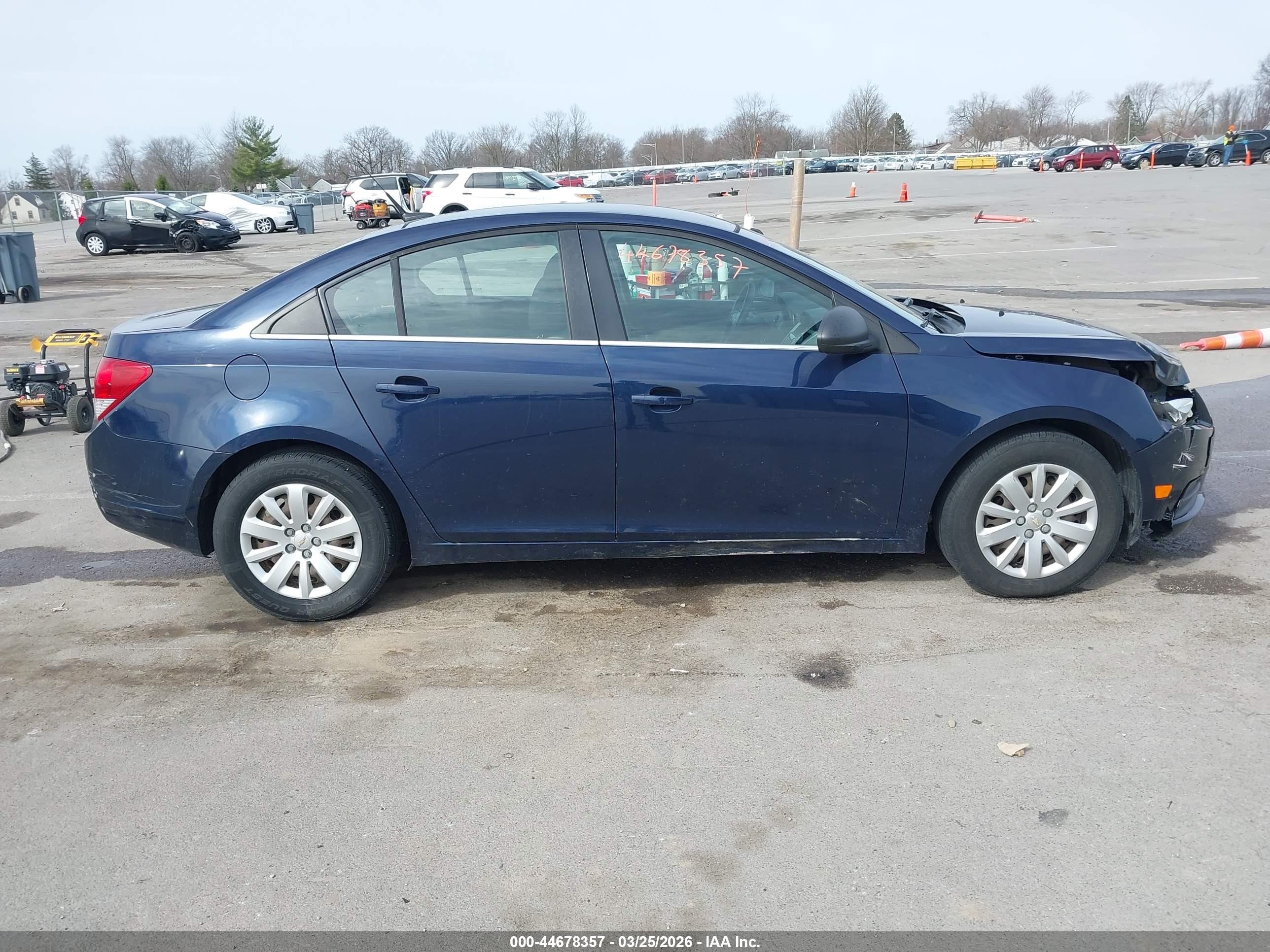 2011 Chevrolet Cruze Ls Blue vin: 1G1PC5SH4B7128542