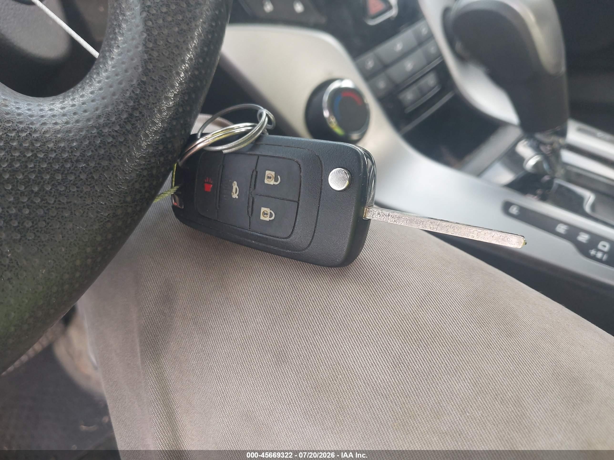 2012 Chevrolet Cruze Ls Blue vin: 1G1PC5SH4C7246382