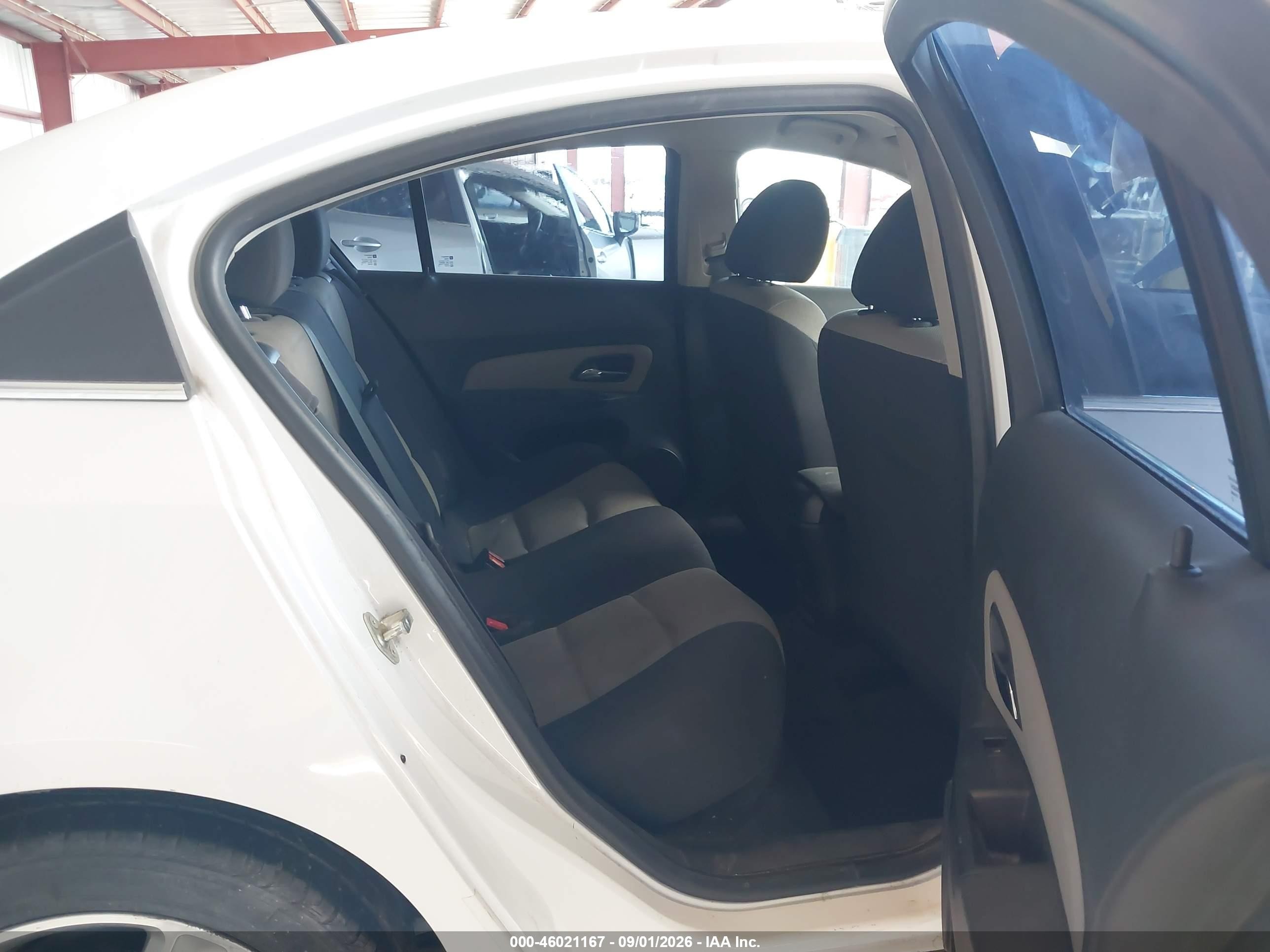2012 Chevrolet Cruze Ls White vin: 1G1PC5SH4C7378087