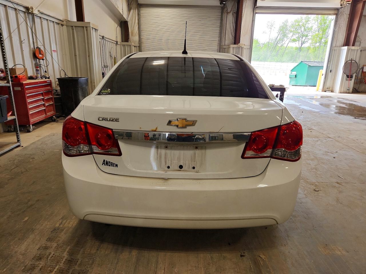 2011 Chevrolet Cruze Ls White vin: 1G1PC5SH5B7129666