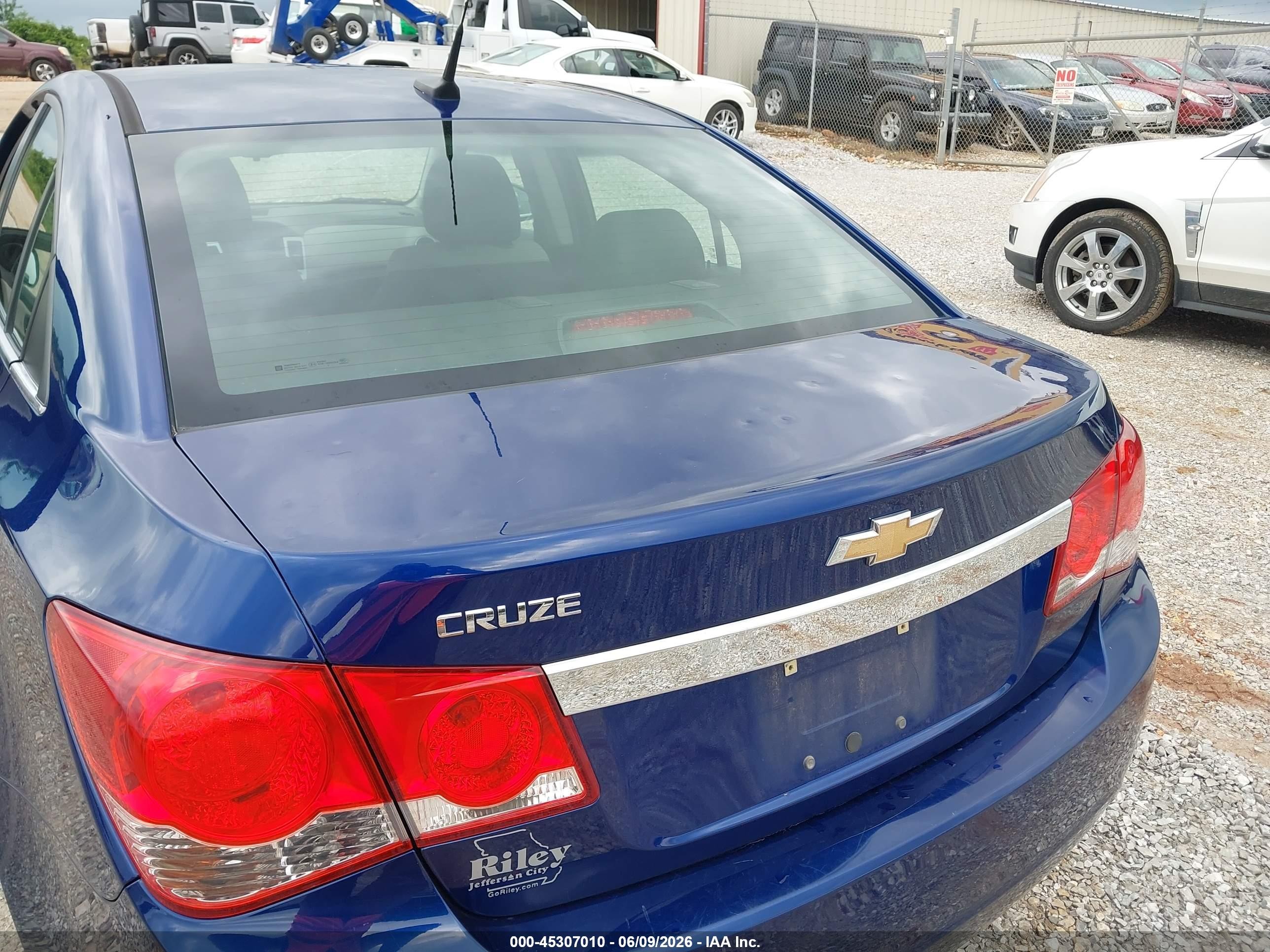 2012 Chevrolet Cruze Ls Blue vin: 1G1PC5SH5C7136098