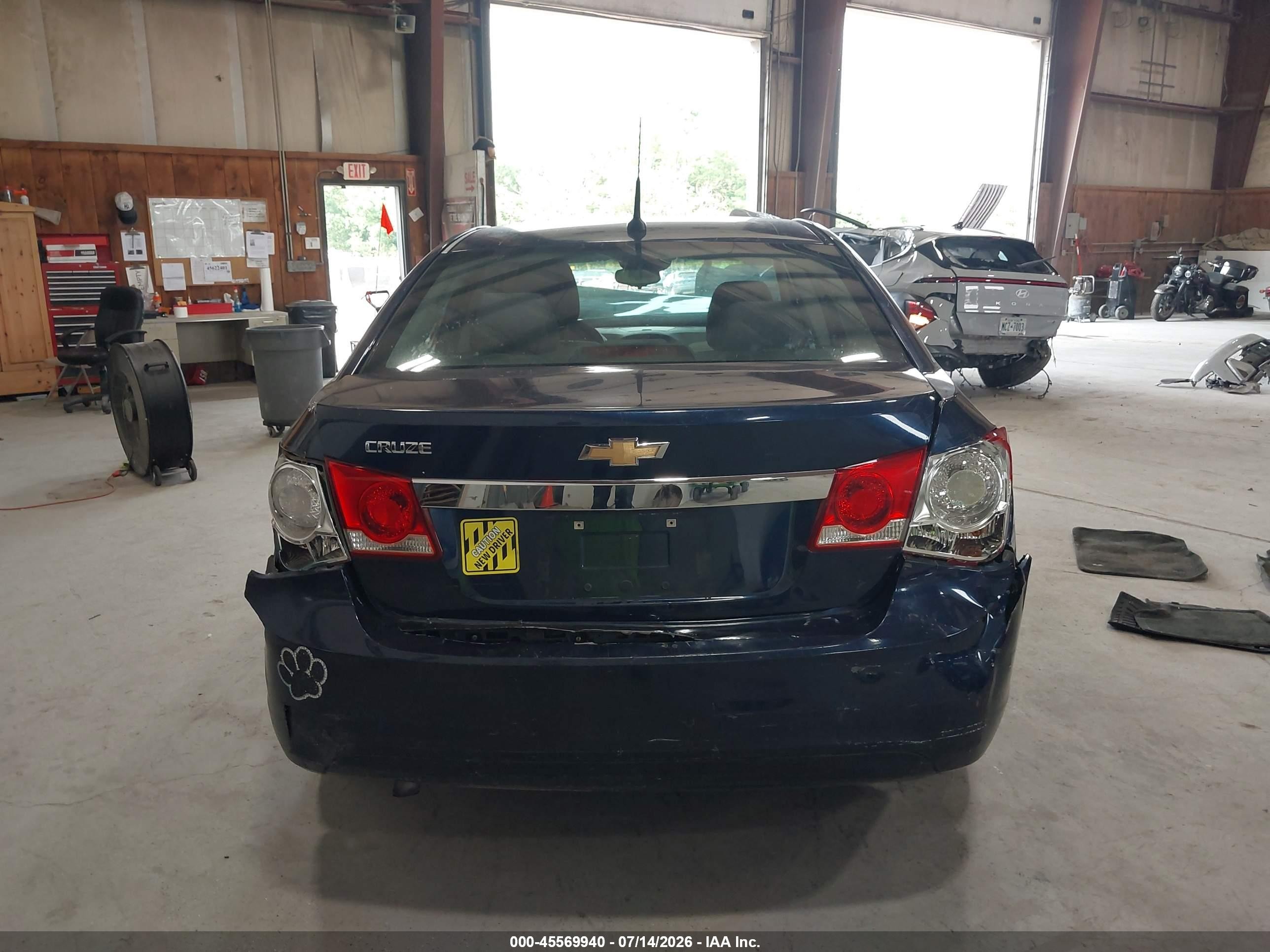 2011 Chevrolet Cruze Ls Blue vin: 1G1PC5SH6B7117820