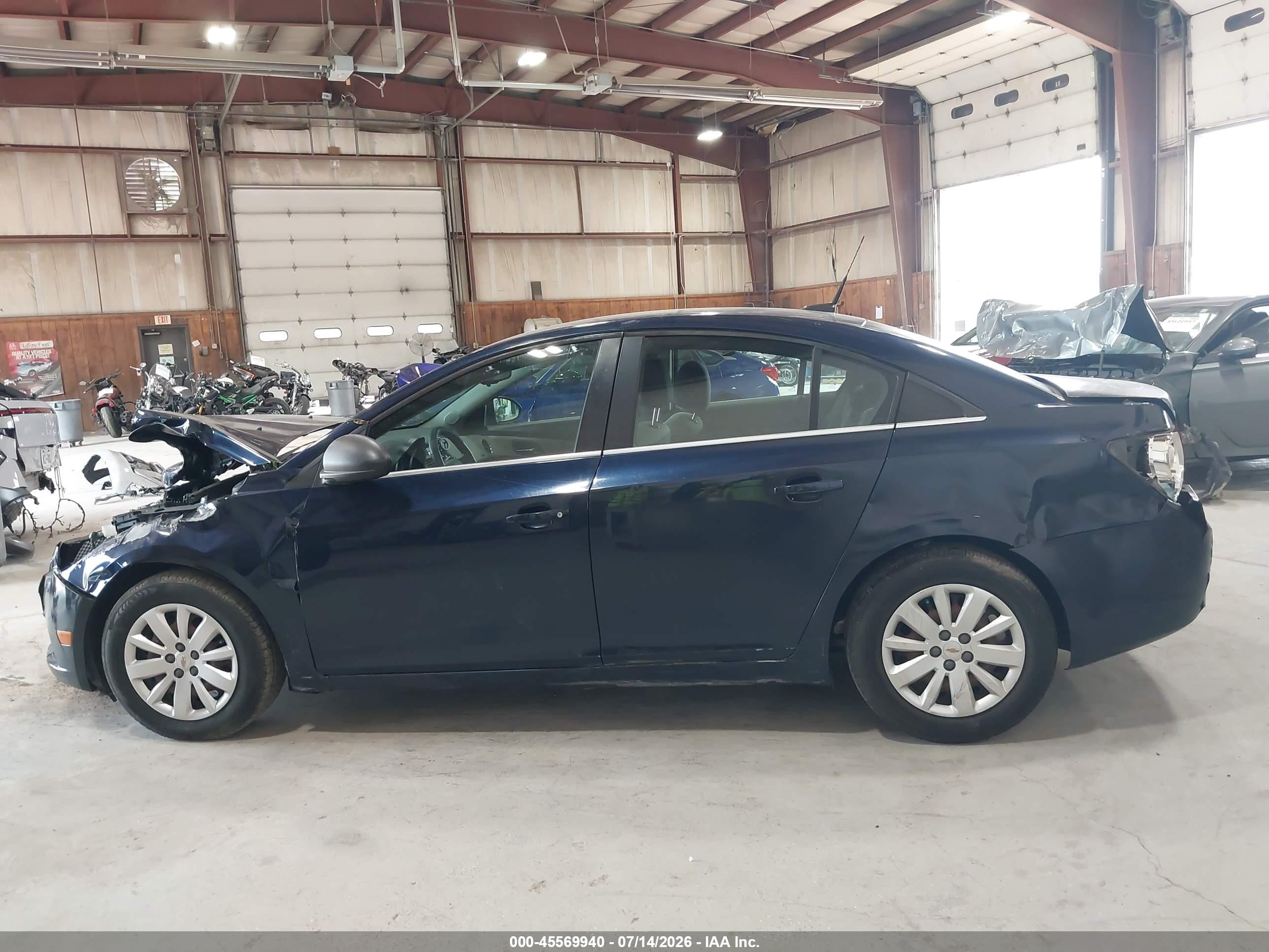 2011 Chevrolet Cruze Ls Blue vin: 1G1PC5SH6B7117820