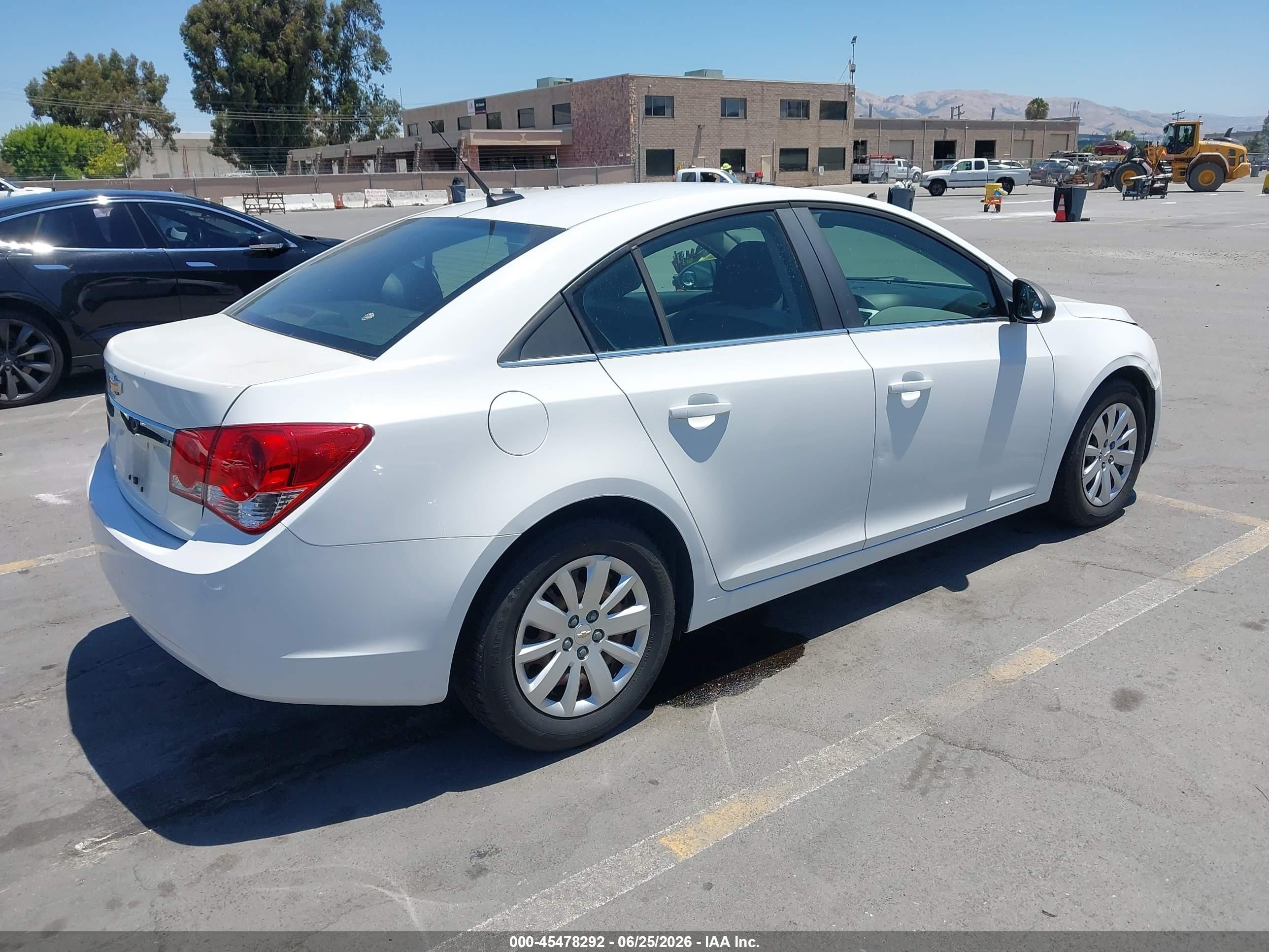 2011 Chevrolet Cruze Ls White vin: 1G1PC5SH6B7121835