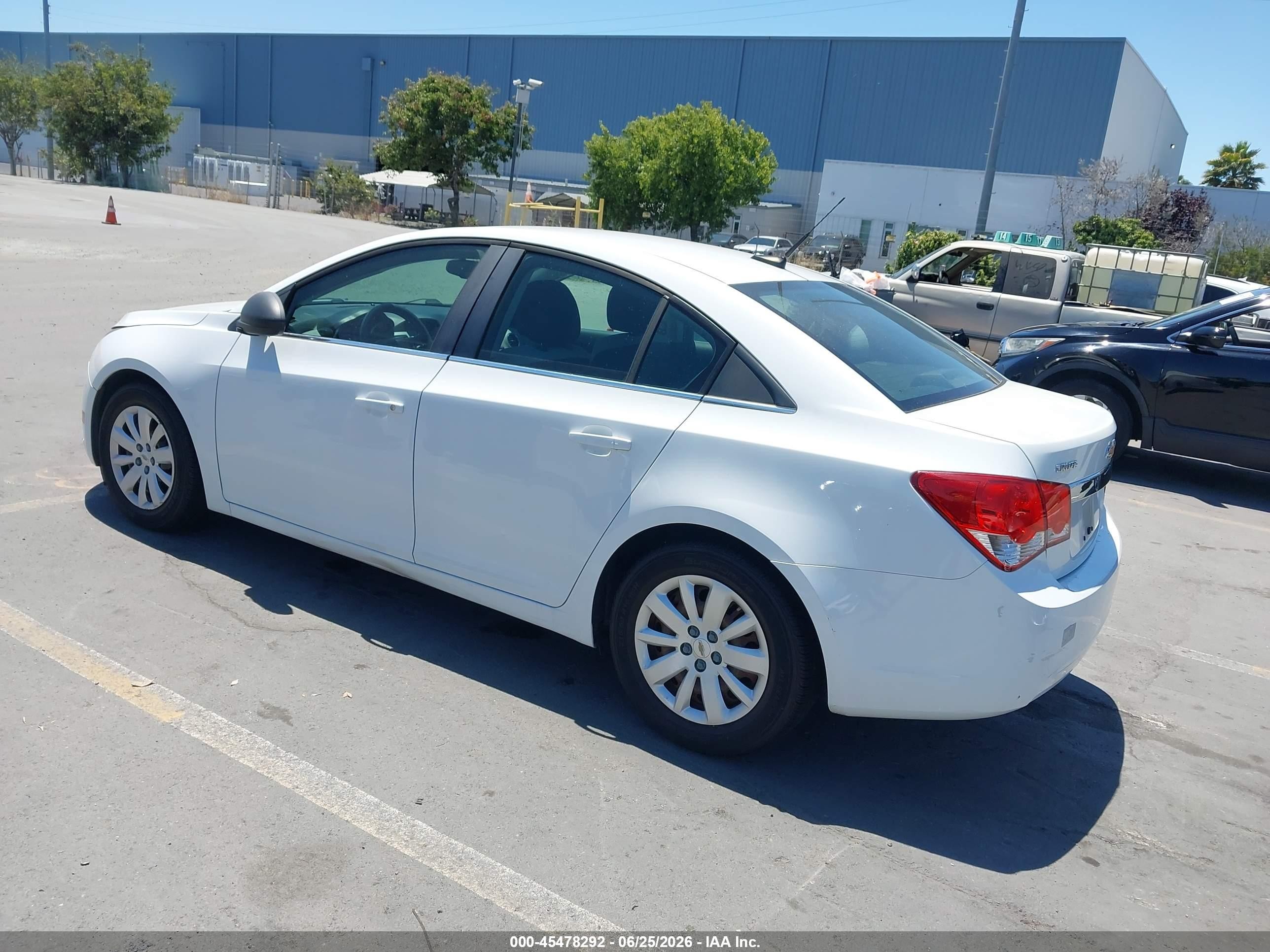 2011 Chevrolet Cruze Ls White vin: 1G1PC5SH6B7121835