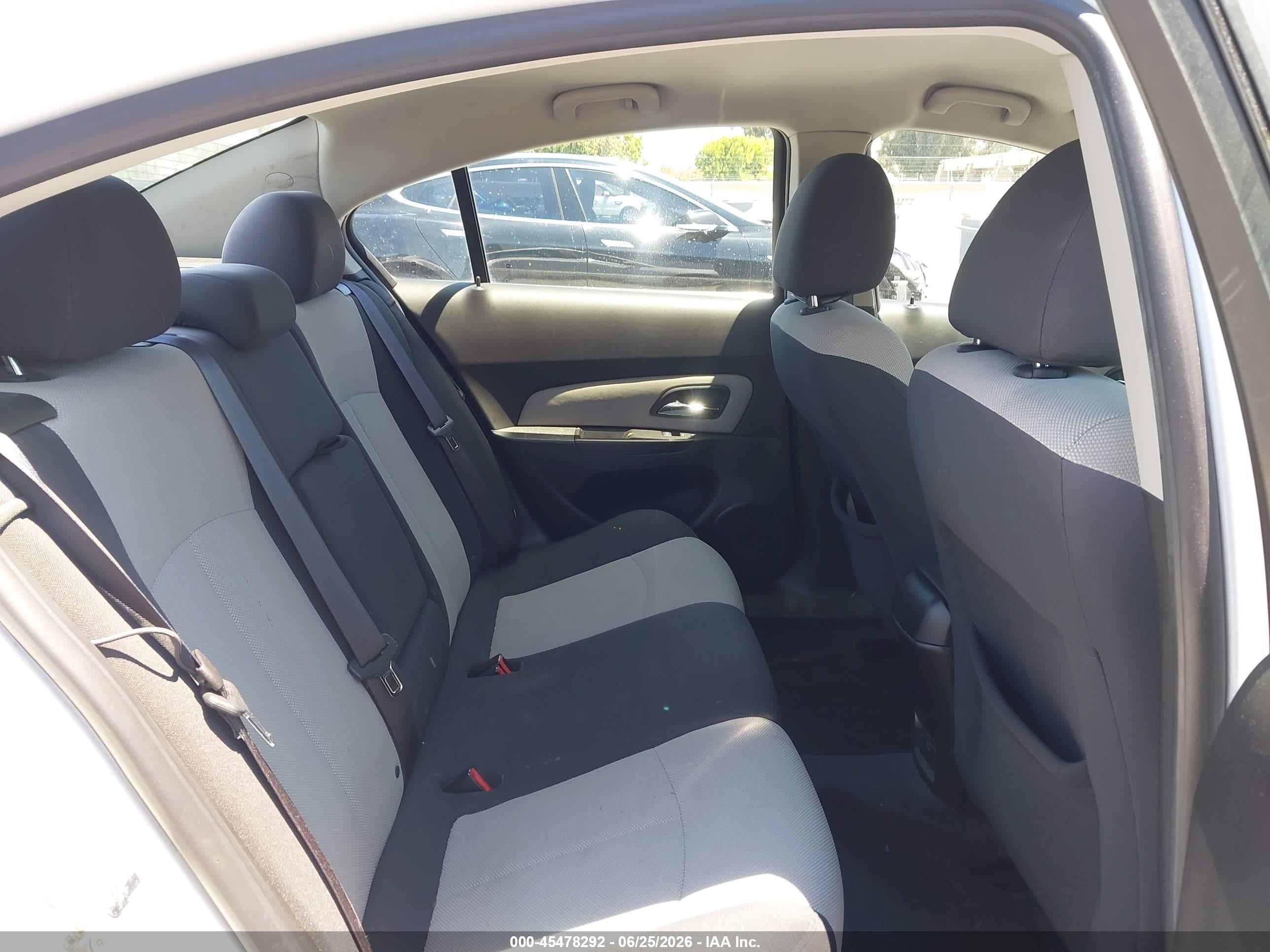 2011 Chevrolet Cruze Ls White vin: 1G1PC5SH6B7121835