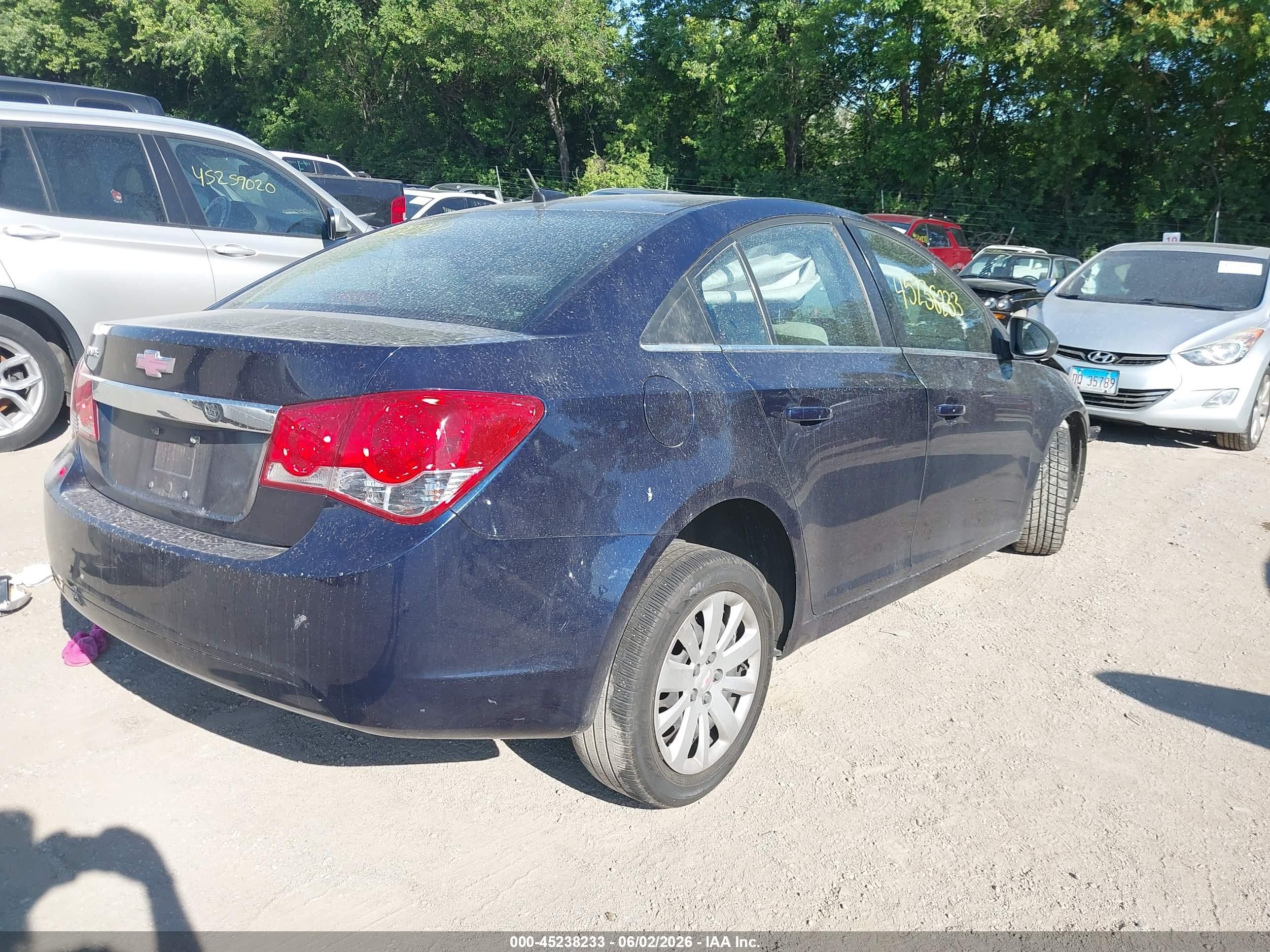 2011 Chevrolet Cruze Ls Blue vin: 1G1PC5SH6B7174390