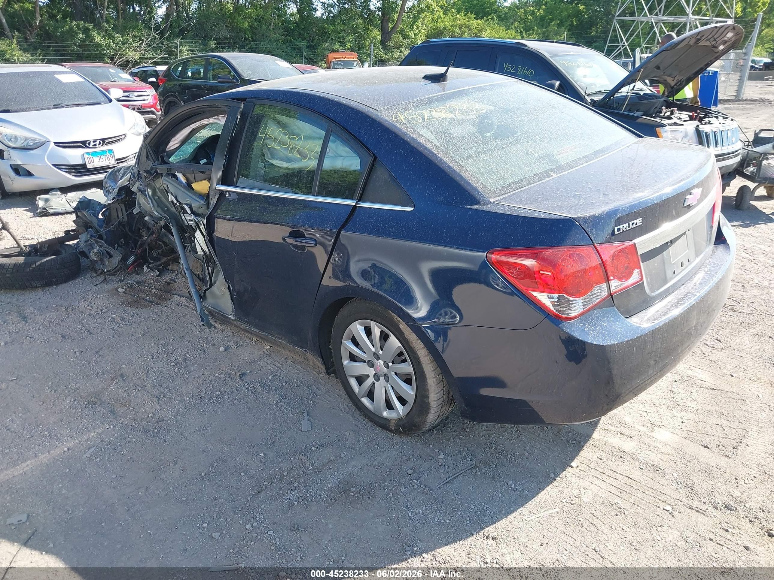 2011 Chevrolet Cruze Ls Blue vin: 1G1PC5SH6B7174390