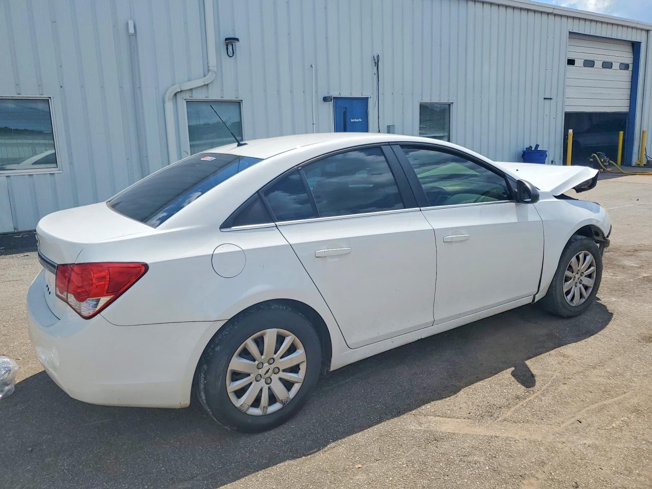 2011 Chevrolet Cruze Ls White vin: 1G1PC5SH7B7135369