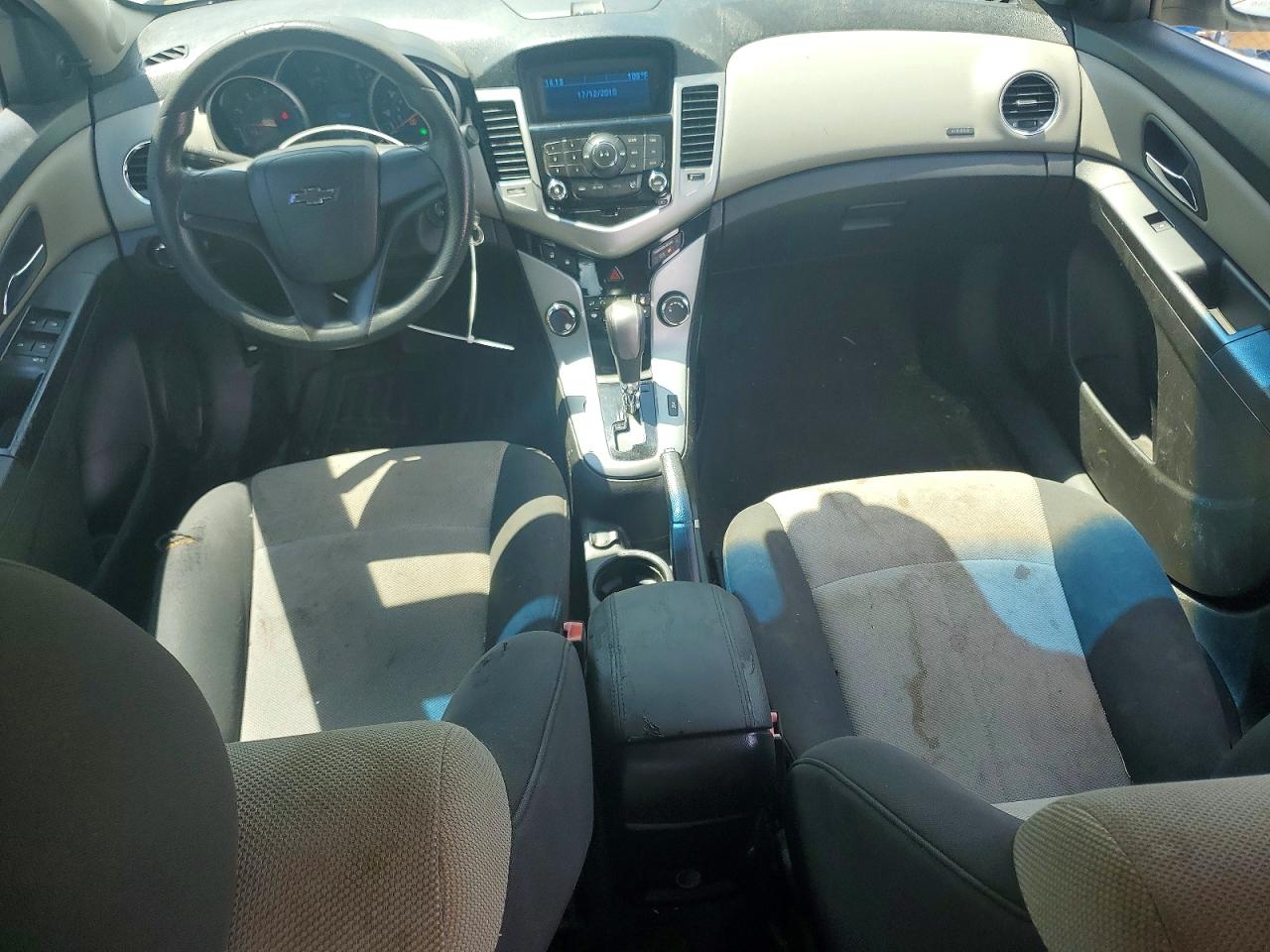 2011 Chevrolet Cruze Ls White vin: 1G1PC5SH7B7135369