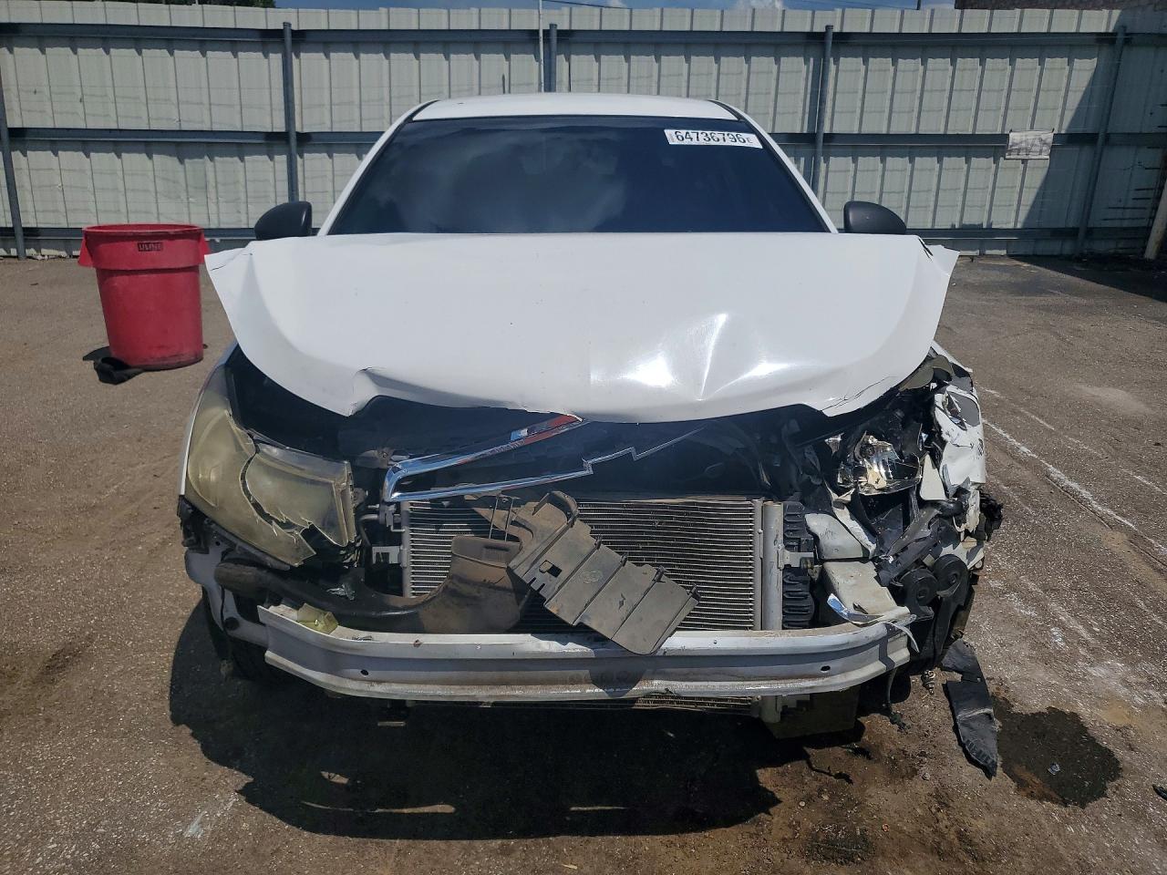 2011 Chevrolet Cruze Ls White vin: 1G1PC5SH7B7135369