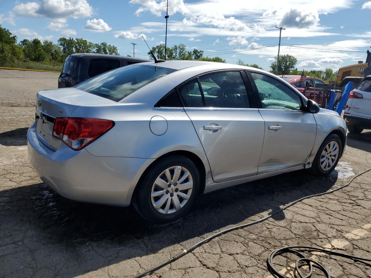 2011 Chevrolet Cruze Ls Silver vin: 1G1PC5SH7B7140538