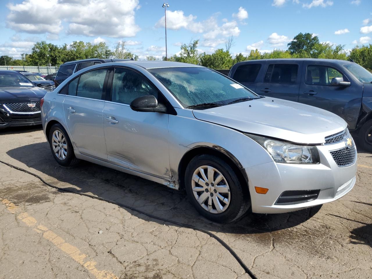 2011 Chevrolet Cruze Ls Silver vin: 1G1PC5SH7B7140538