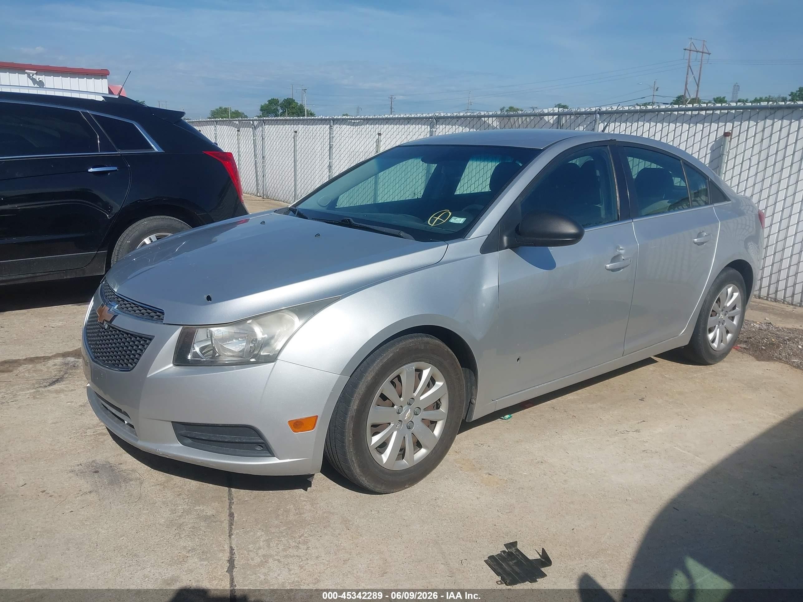 2011 Chevrolet Cruze Ls Silver vin: 1G1PC5SH7B7257777