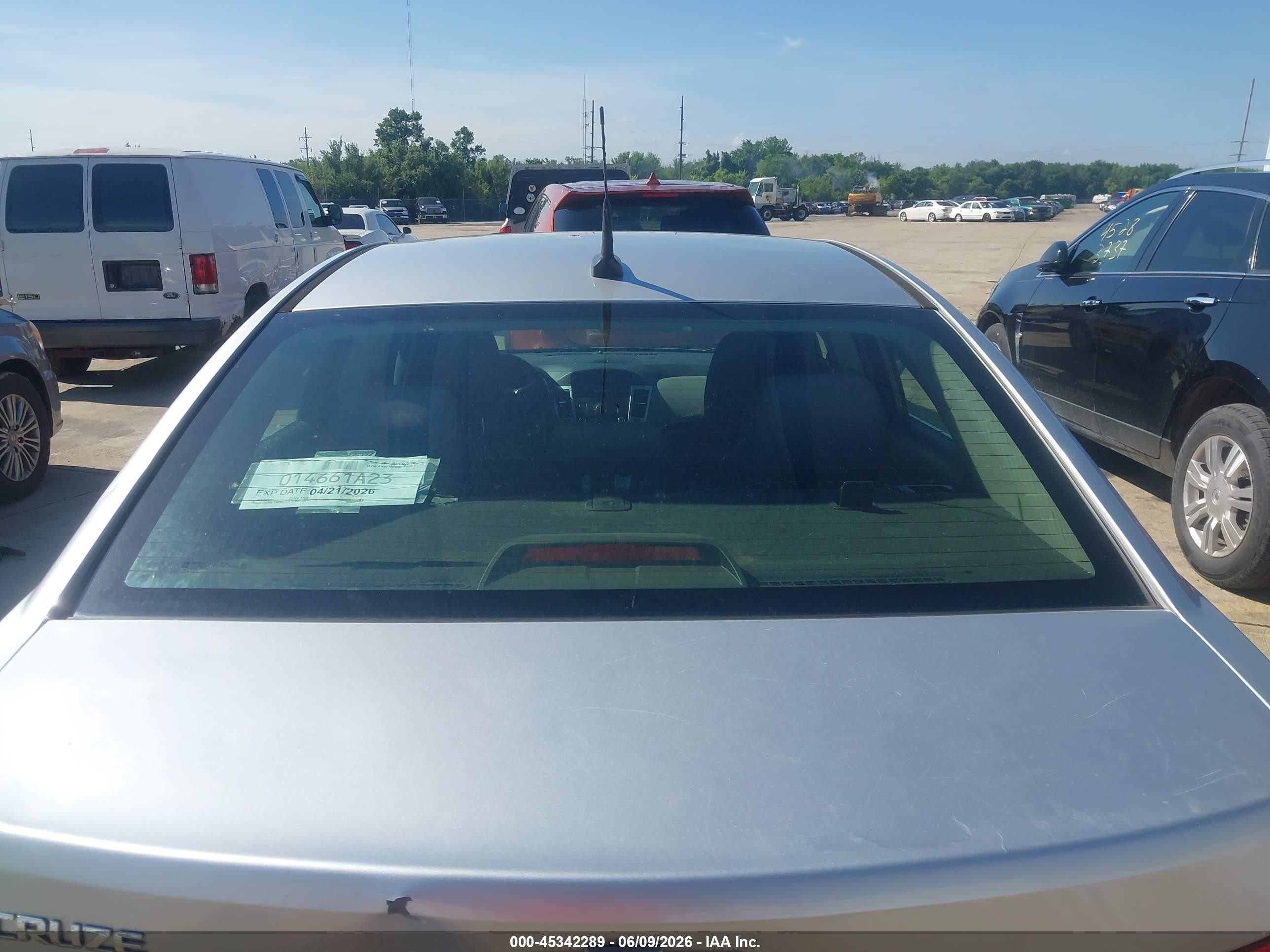 2011 Chevrolet Cruze Ls Silver vin: 1G1PC5SH7B7257777