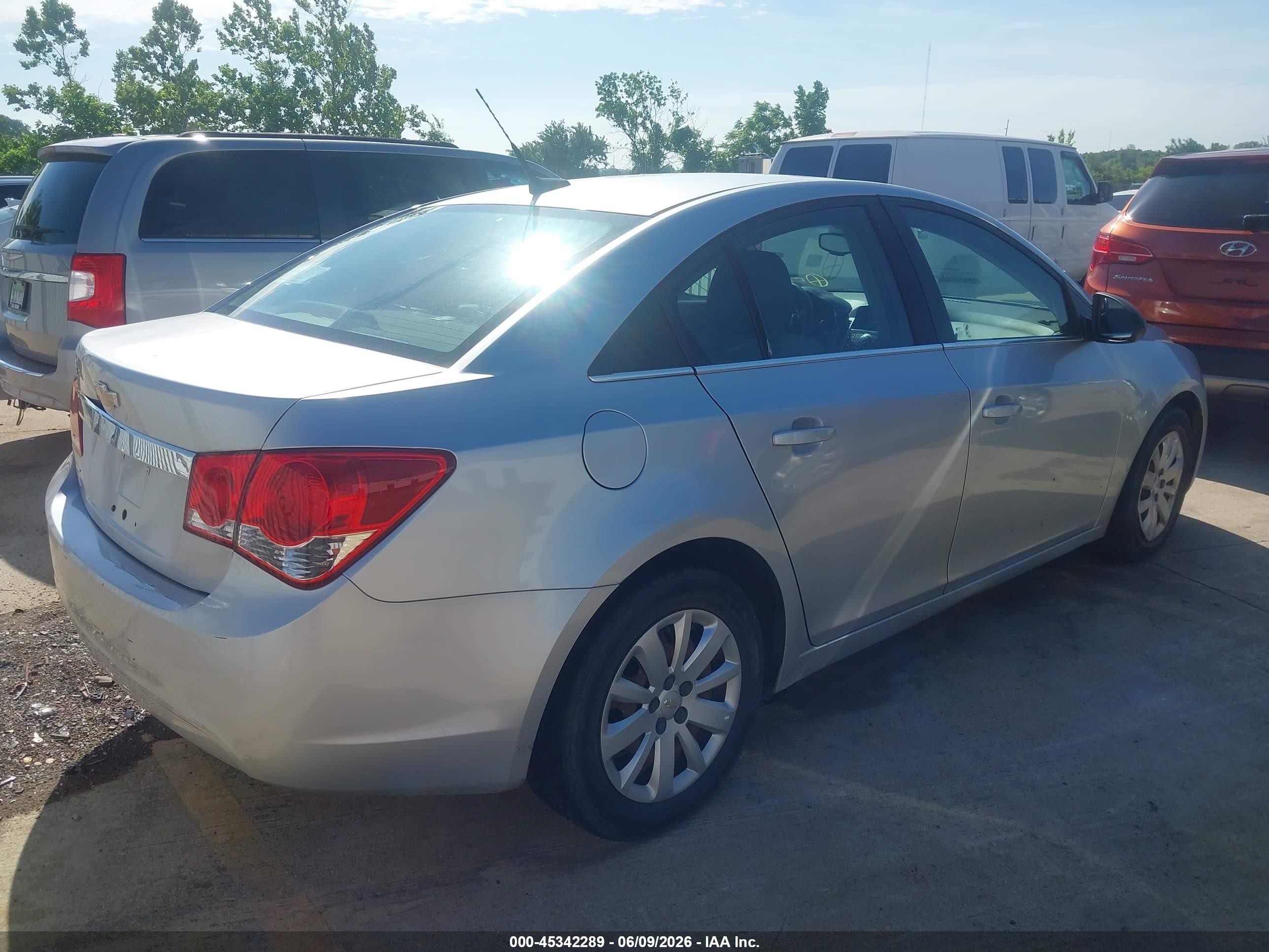 2011 Chevrolet Cruze Ls Silver vin: 1G1PC5SH7B7257777