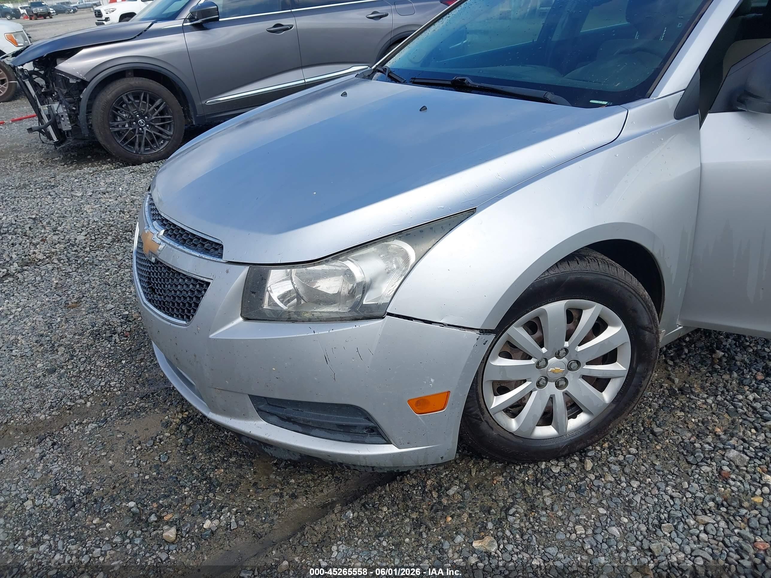 2011 Chevrolet Cruze Ls Серебряный vin: 1G1PC5SH7B7300918
