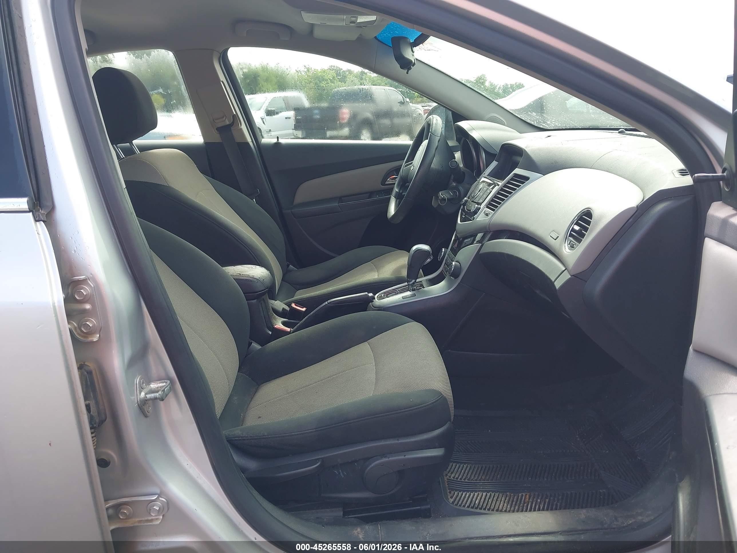 2011 Chevrolet Cruze Ls Серебряный vin: 1G1PC5SH7B7300918