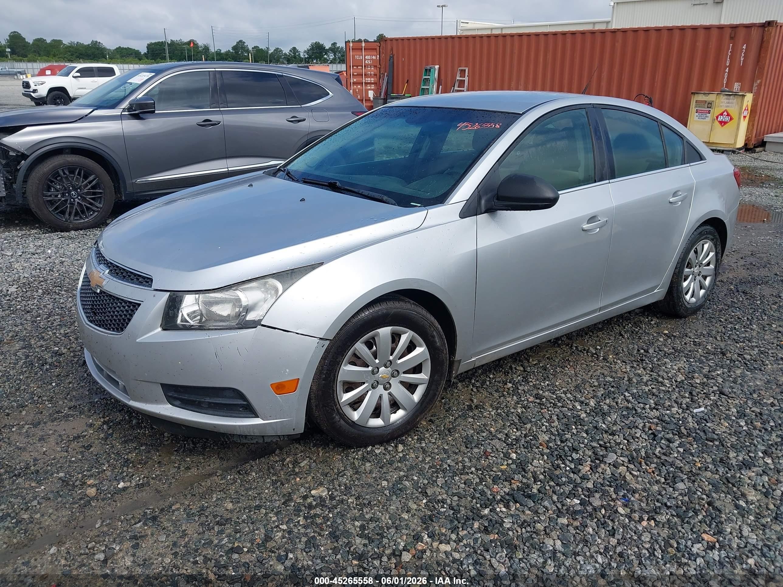 2011 Chevrolet Cruze Ls Серебряный vin: 1G1PC5SH7B7300918