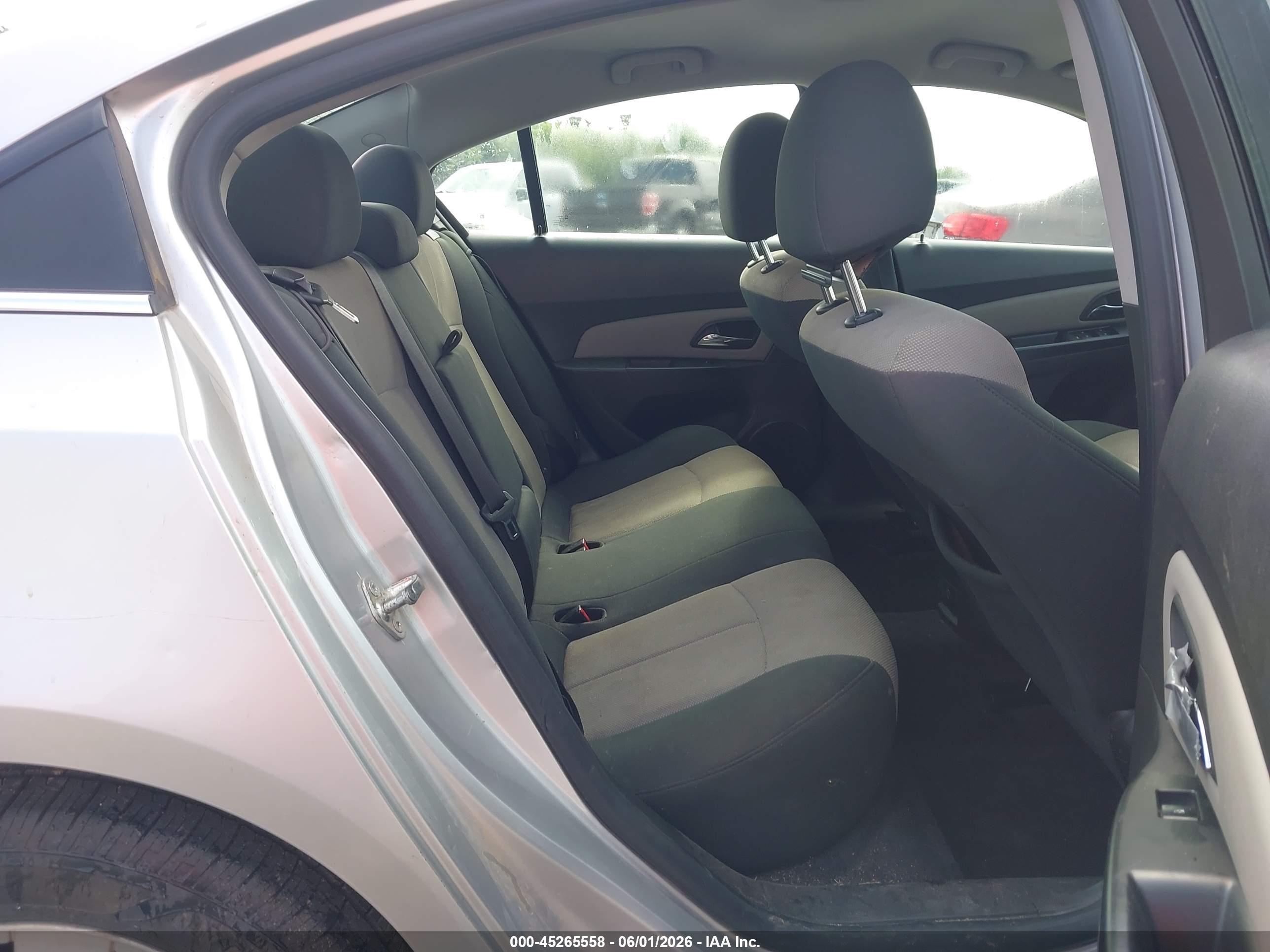 2011 Chevrolet Cruze Ls Серебряный vin: 1G1PC5SH7B7300918