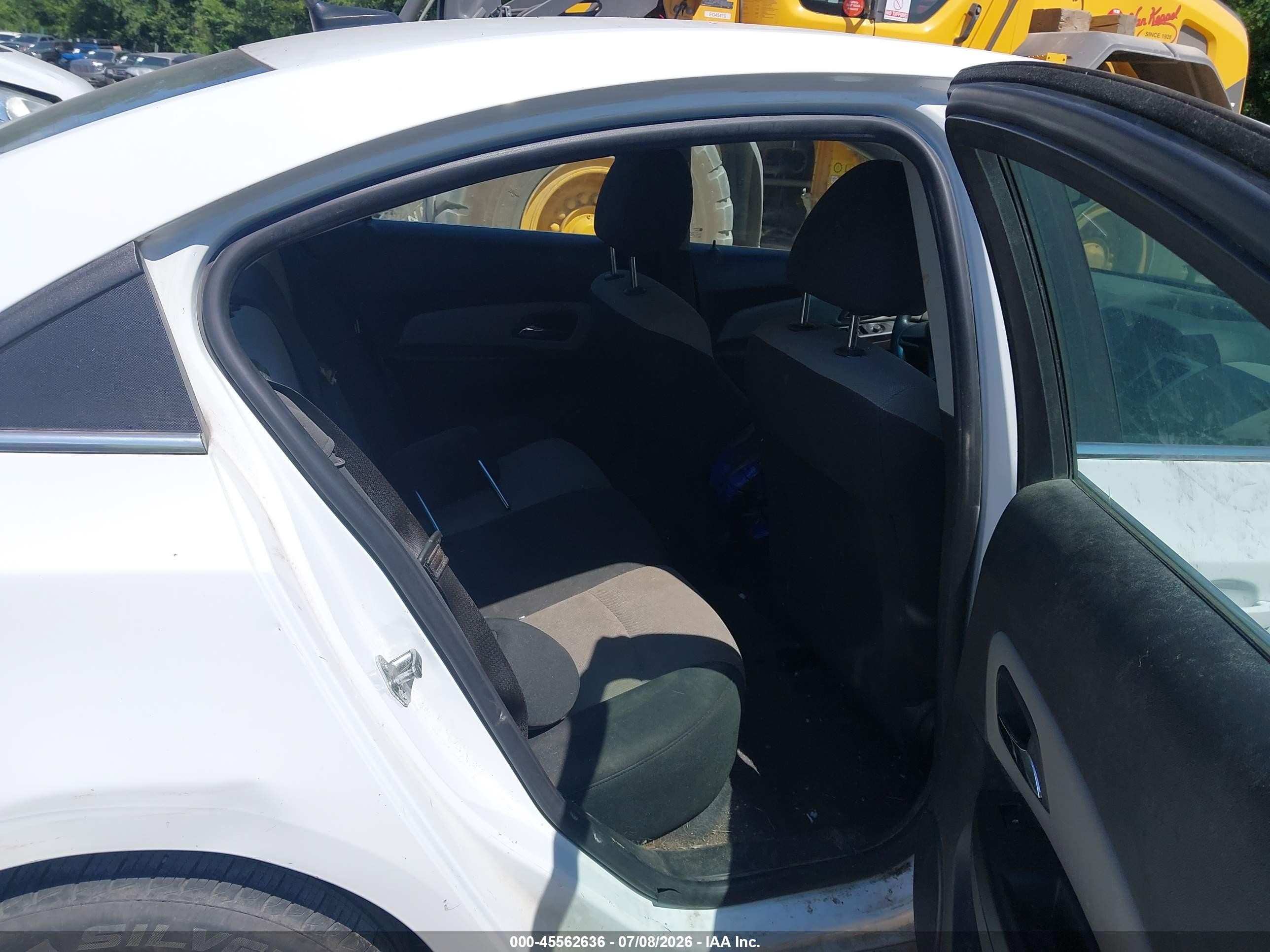 2012 Chevrolet Cruze Ls White vin: 1G1PC5SH7C7133624