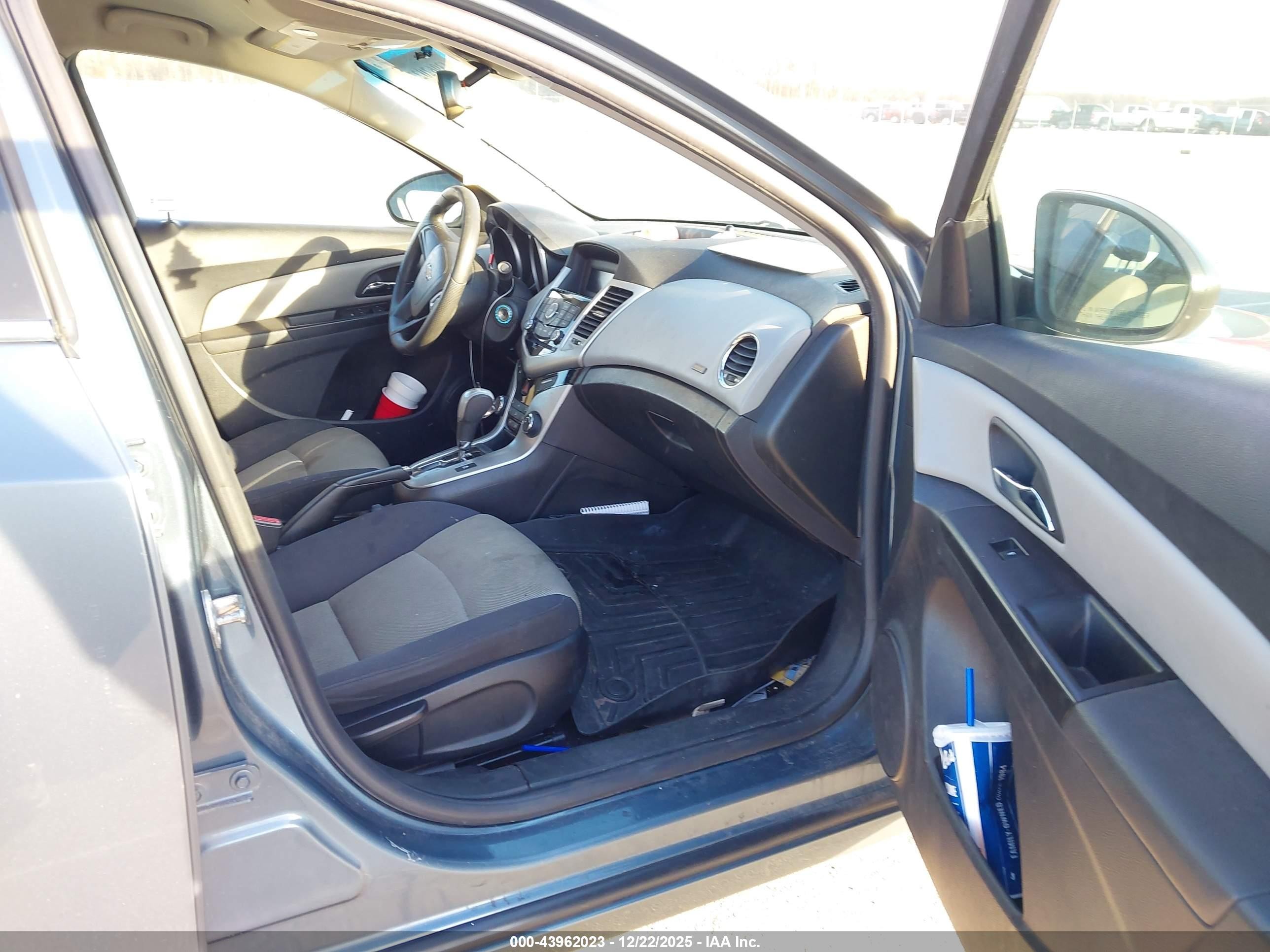 2012 Chevrolet Cruze Ls Blue vin: 1G1PC5SH7C7269204