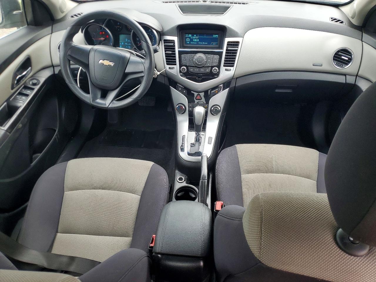 2012 Chevrolet Cruze Ls White vin: 1G1PC5SH7C7353104