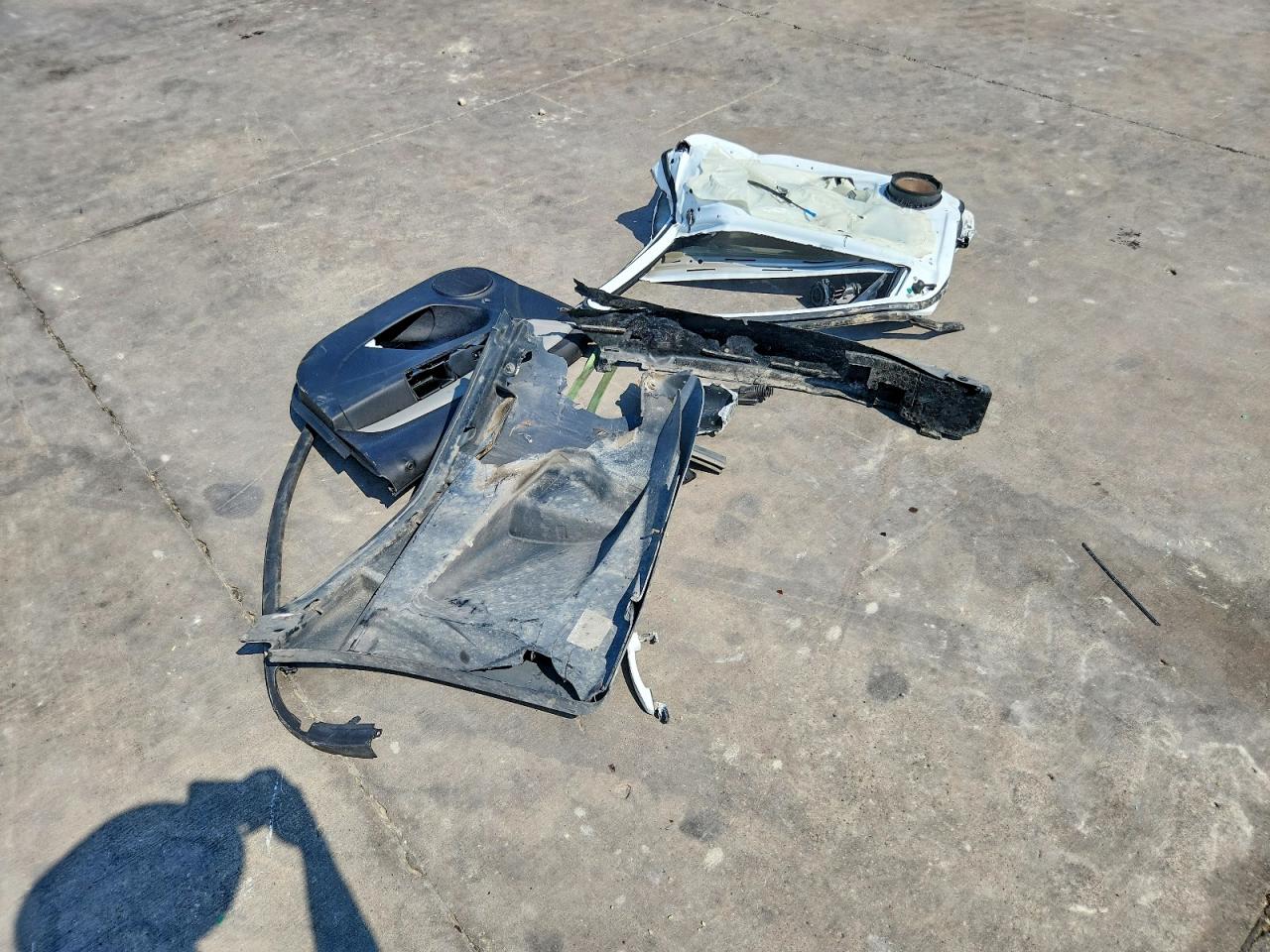 2011 Chevrolet Cruze Ls White vin: 1G1PC5SH8B7101537