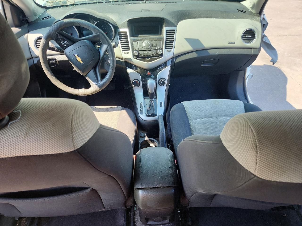 2011 Chevrolet Cruze Ls White vin: 1G1PC5SH8B7101537