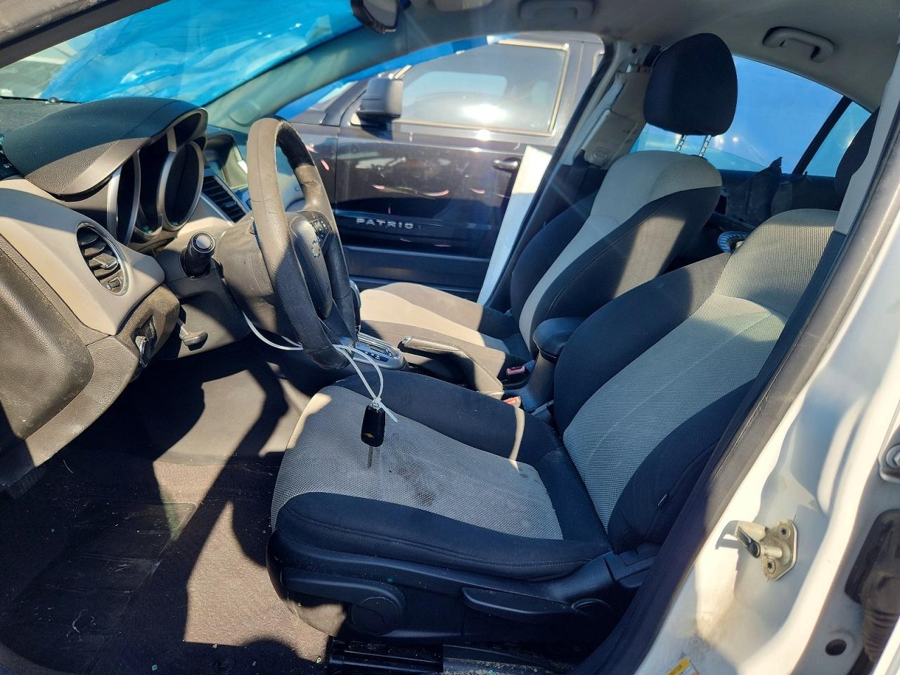 2011 Chevrolet Cruze Ls White vin: 1G1PC5SH8B7101537