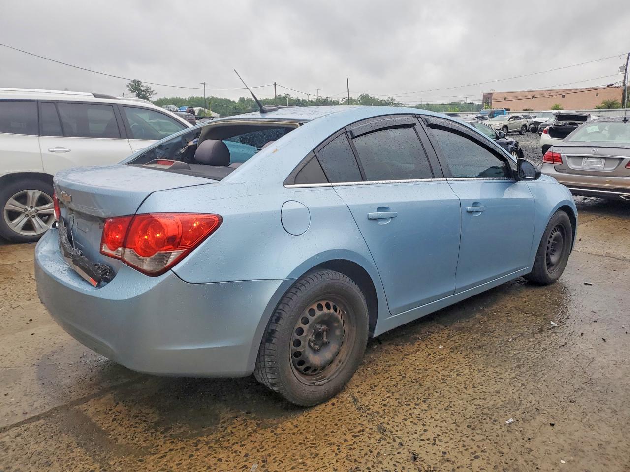2011 Chevrolet Cruze Ls Blue vin: 1G1PC5SH8B7118161