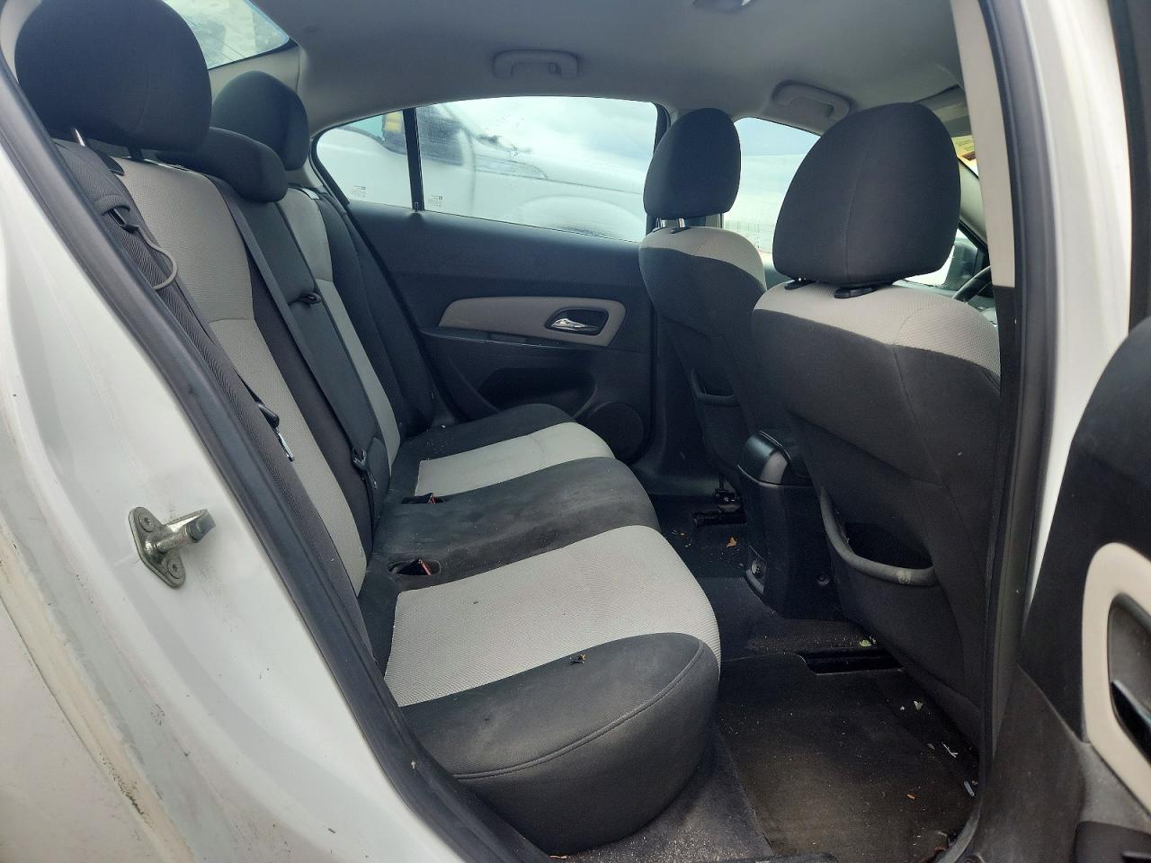 2011 Chevrolet Cruze Ls White vin: 1G1PC5SH8B7153900