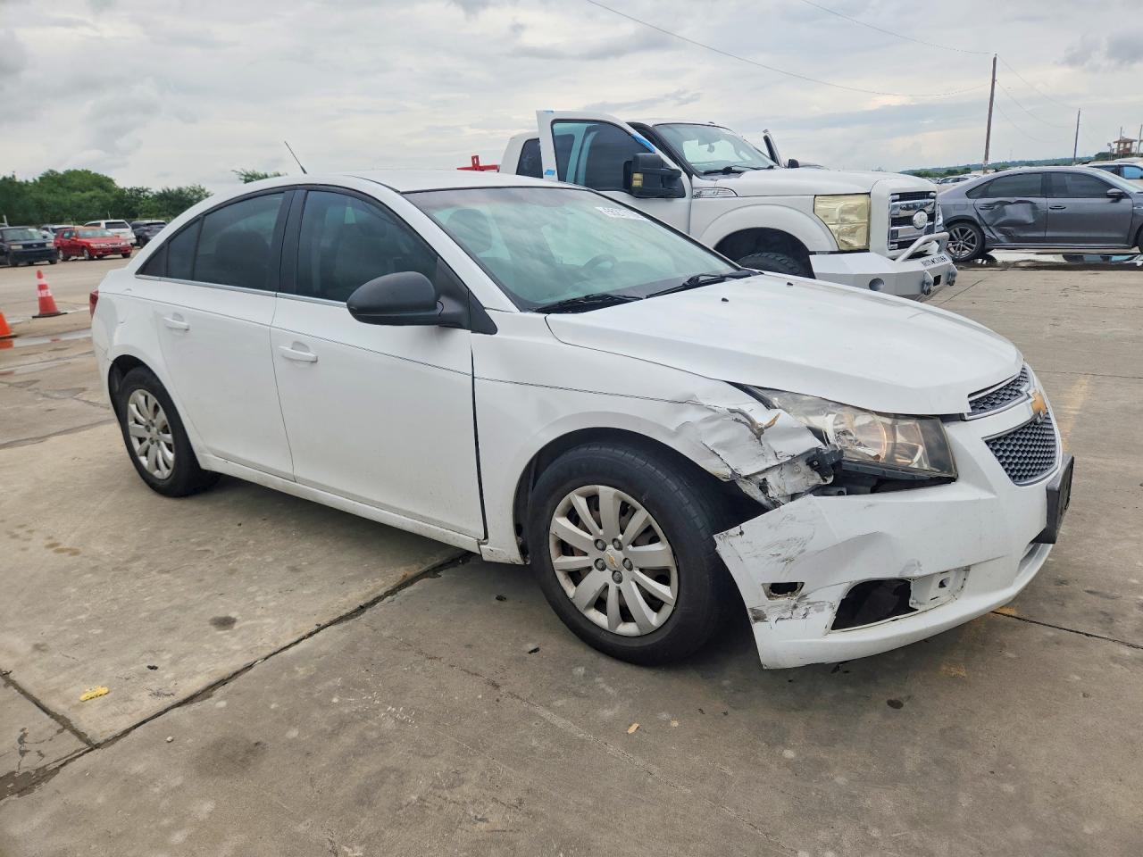 2011 Chevrolet Cruze Ls White vin: 1G1PC5SH8B7153900