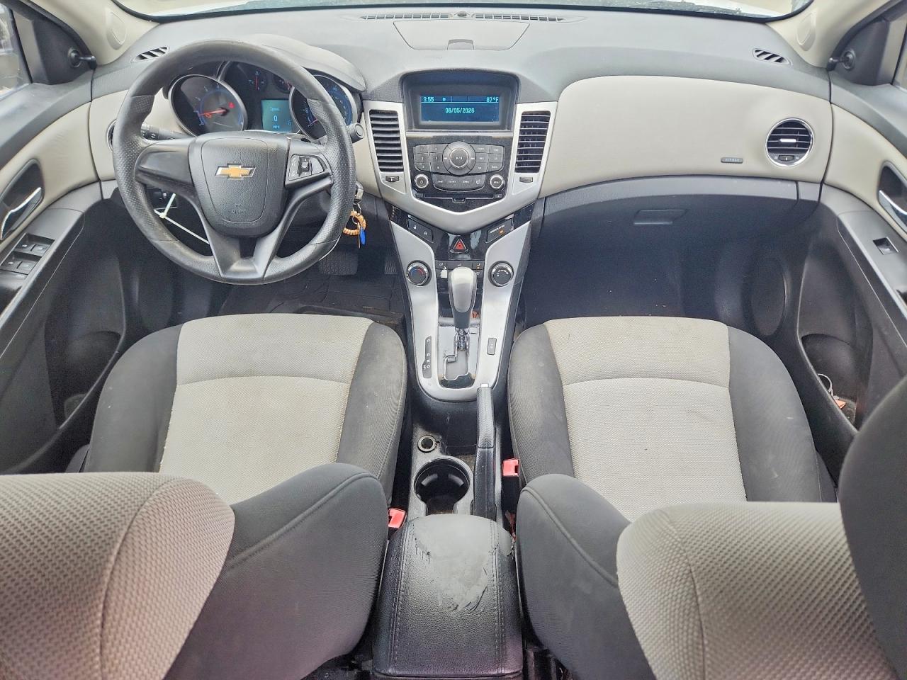2011 Chevrolet Cruze Ls White vin: 1G1PC5SH8B7153900