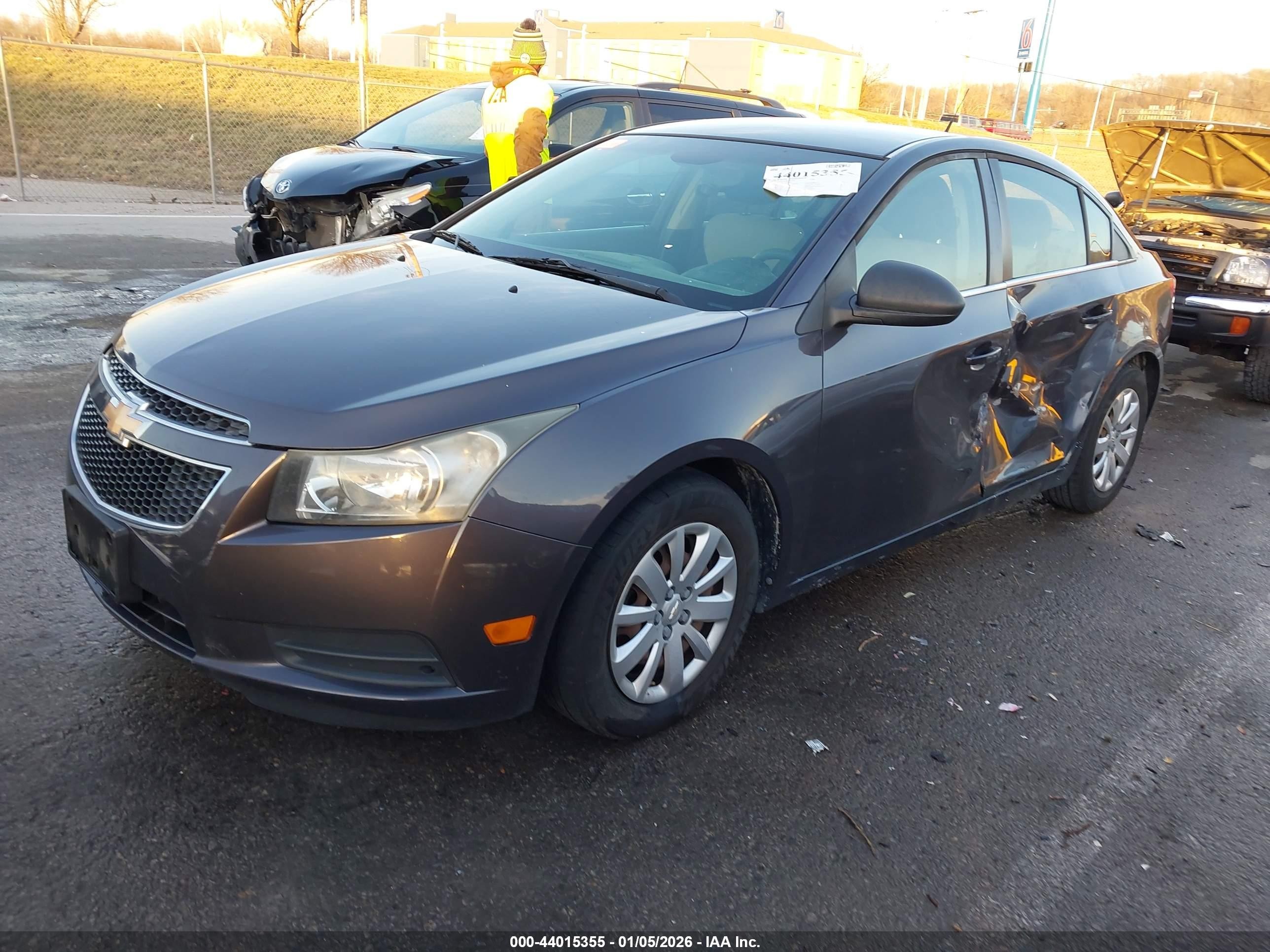 2011 Chevrolet Cruze Ls Gray vin: 1G1PC5SH8B7157946