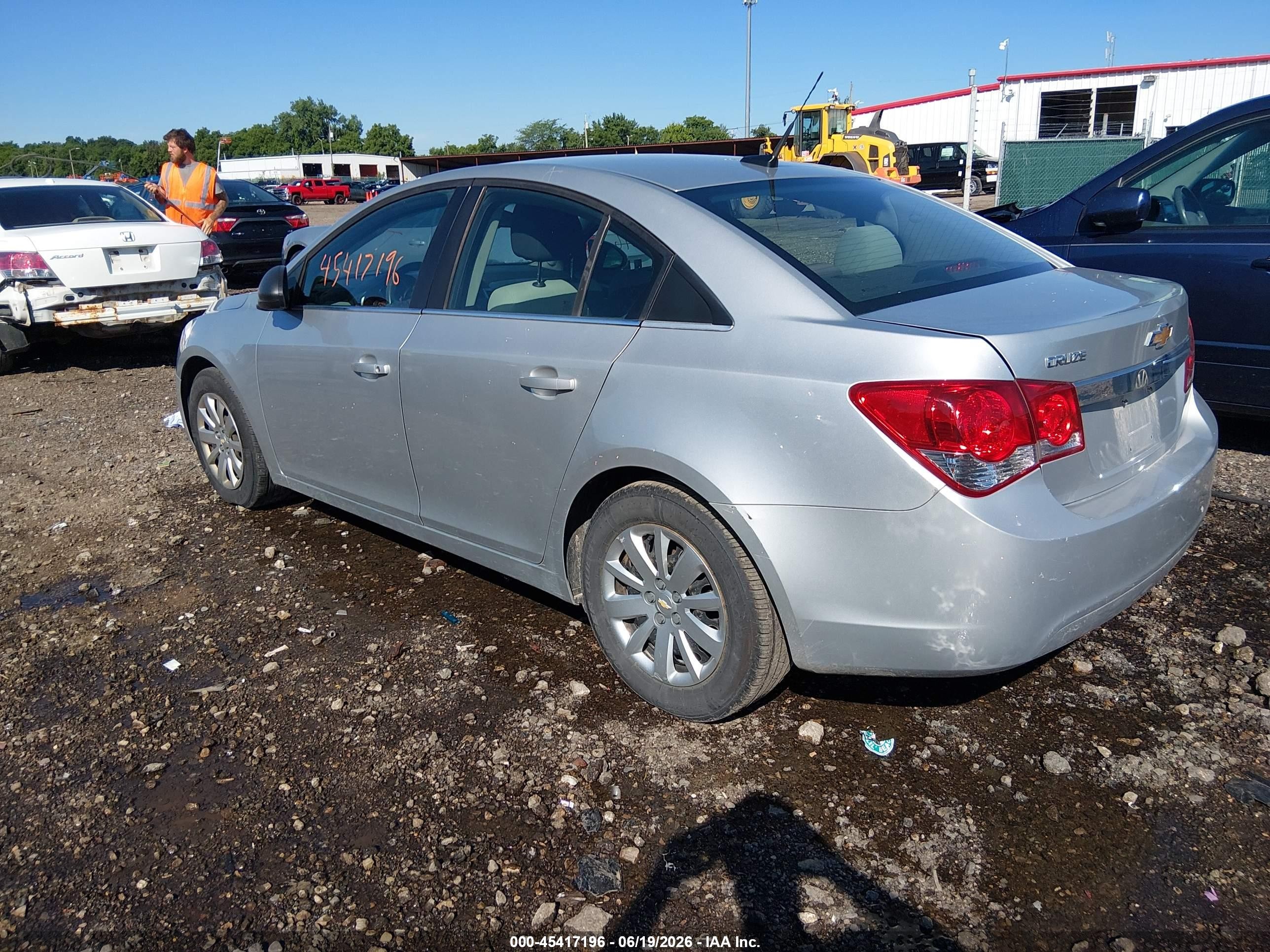 2011 Chevrolet Cruze Ls Silver vin: 1G1PC5SH8B7179994