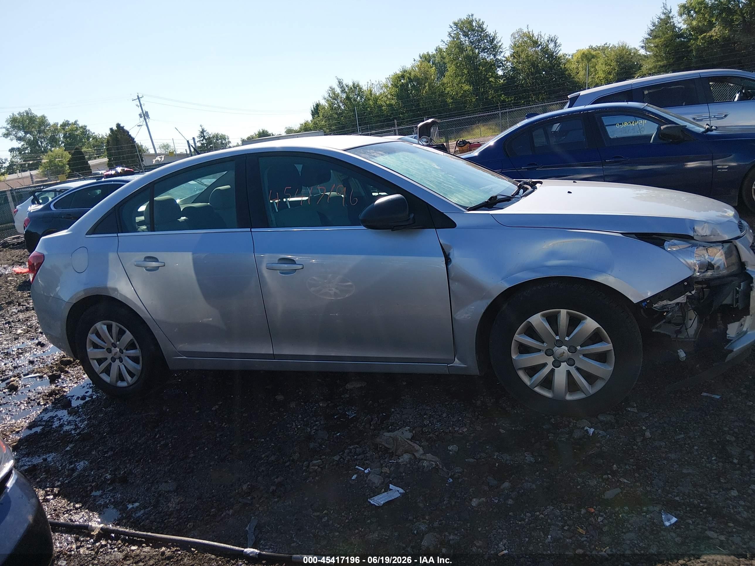 2011 Chevrolet Cruze Ls Silver vin: 1G1PC5SH8B7179994