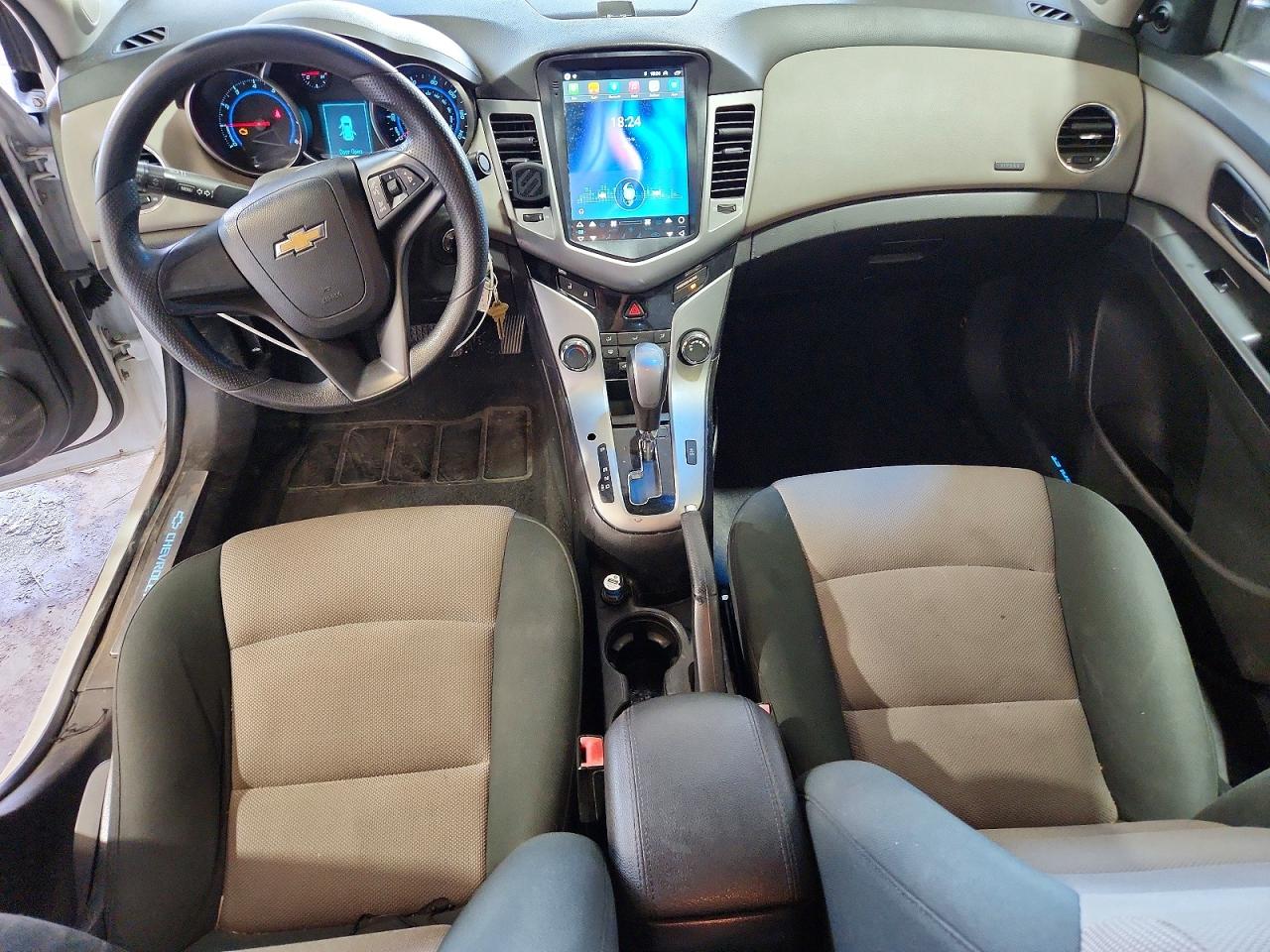 2011 Chevrolet Cruze Ls White vin: 1G1PC5SH8B7297690