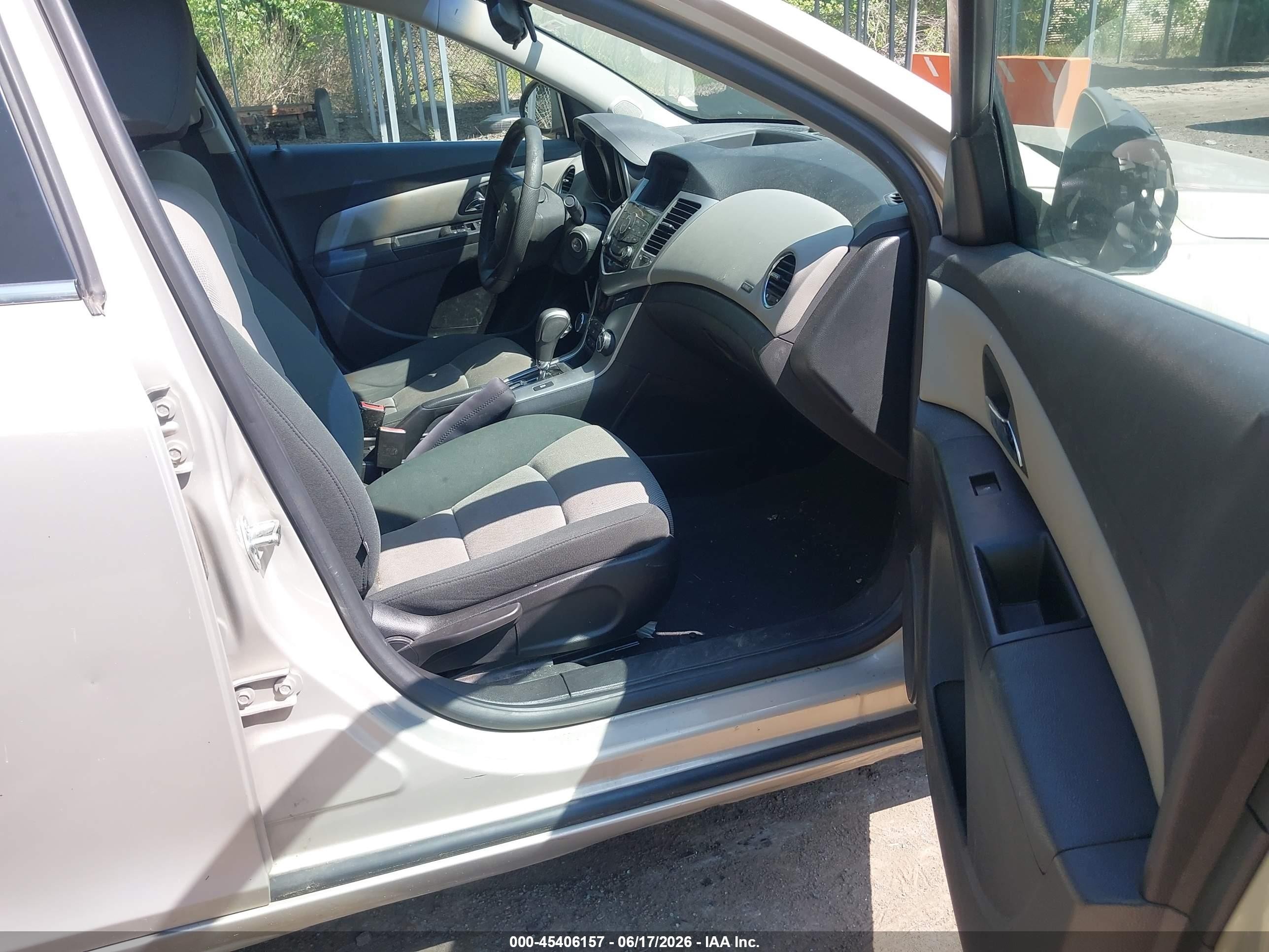 2012 Chevrolet Cruze Ls Silver vin: 1G1PC5SH8C7173131
