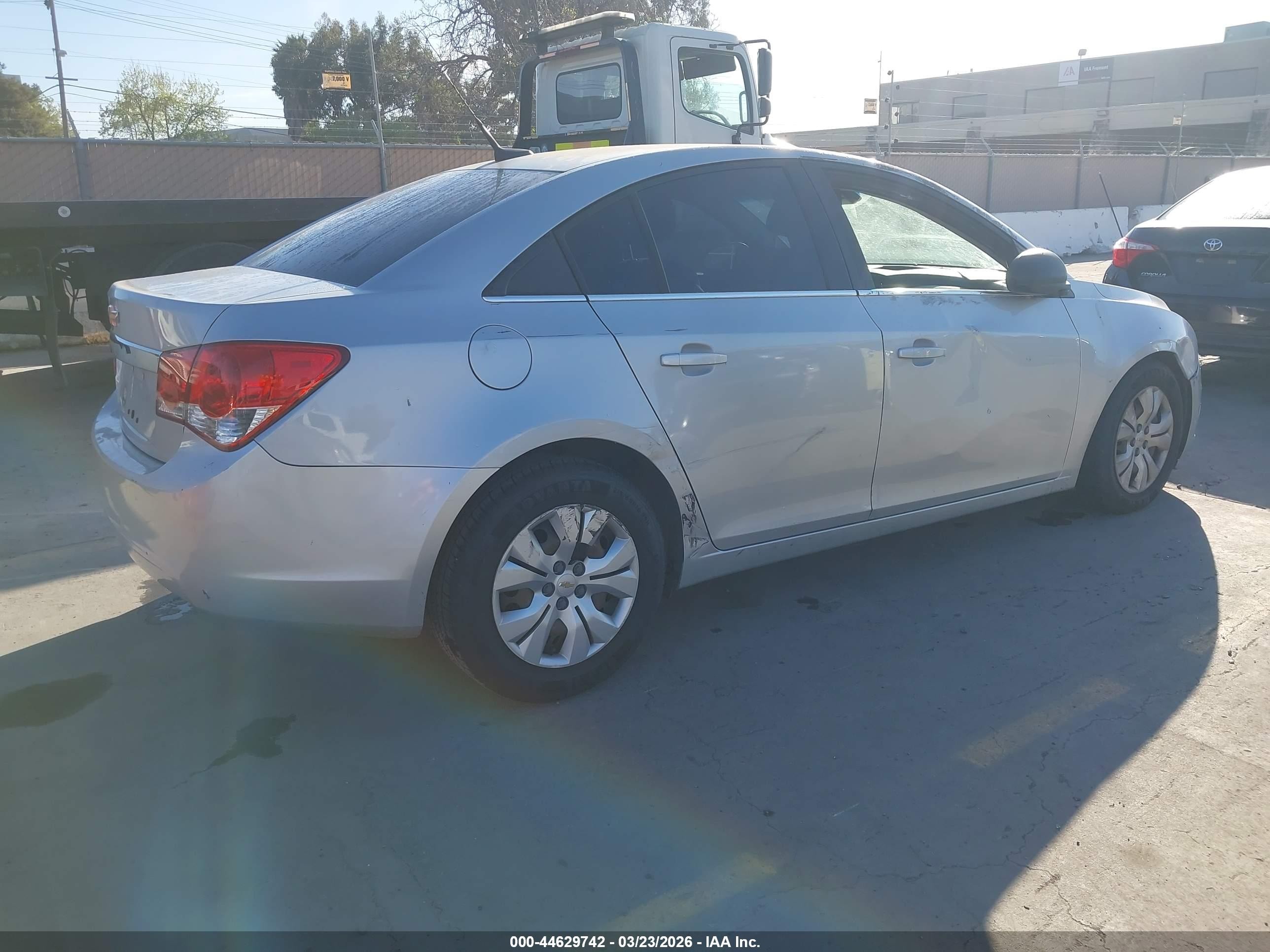 2012 Chevrolet Cruze Ls Silver vin: 1G1PC5SH8C7204698