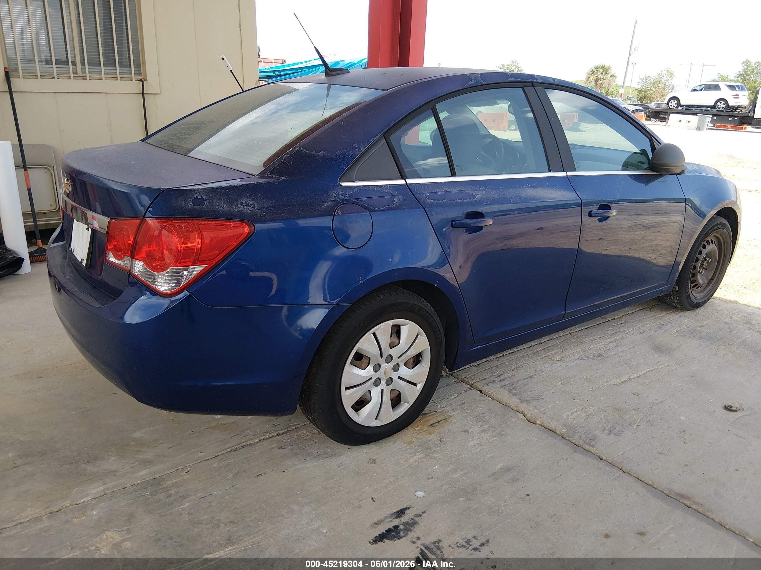 2012 Chevrolet Cruze Ls White vin: 1G1PC5SH8C7253111